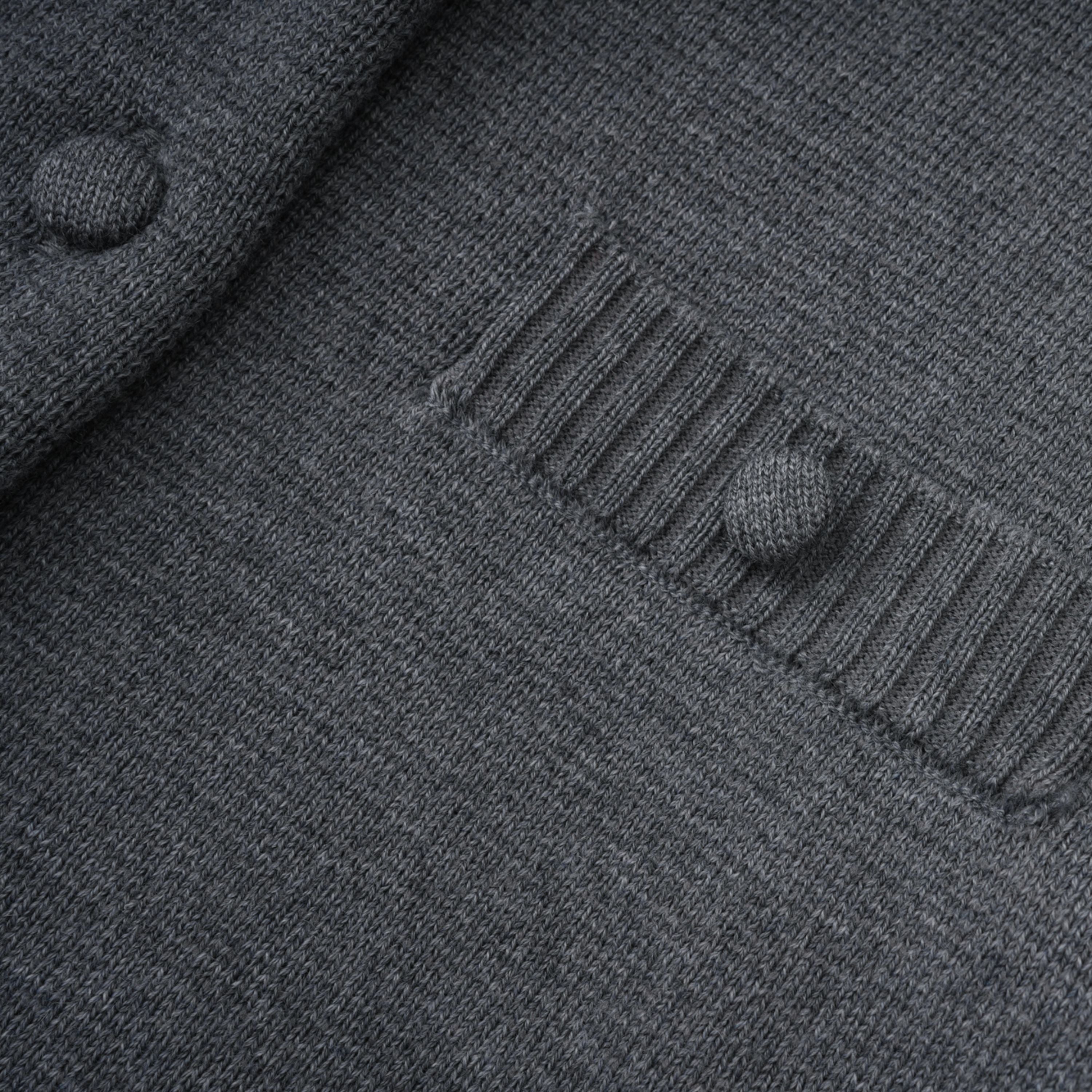 كارديجان ليزيت رمادي ثلاثي الأبعاد محبوك