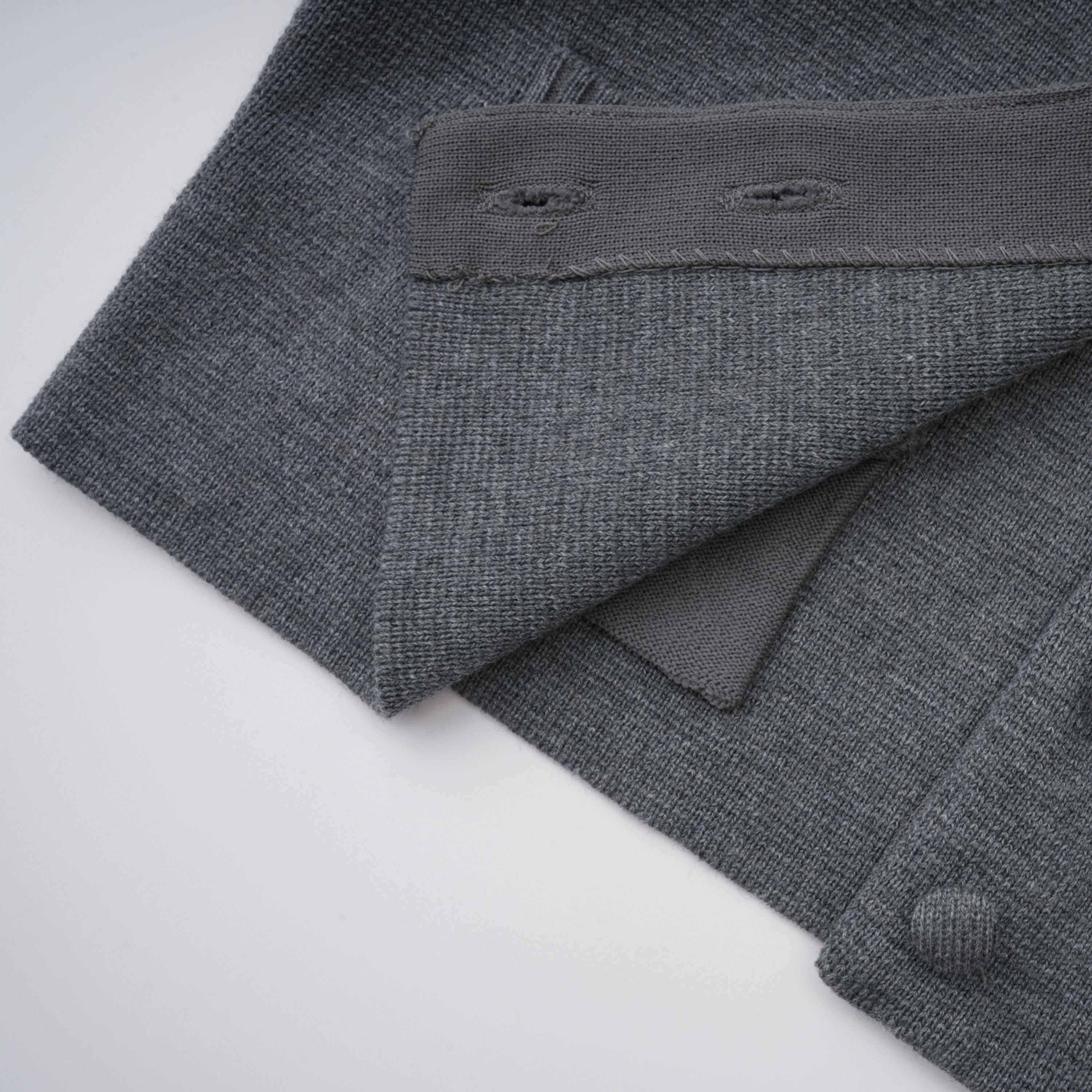 كارديجان ليزيت رمادي ثلاثي الأبعاد محبوك