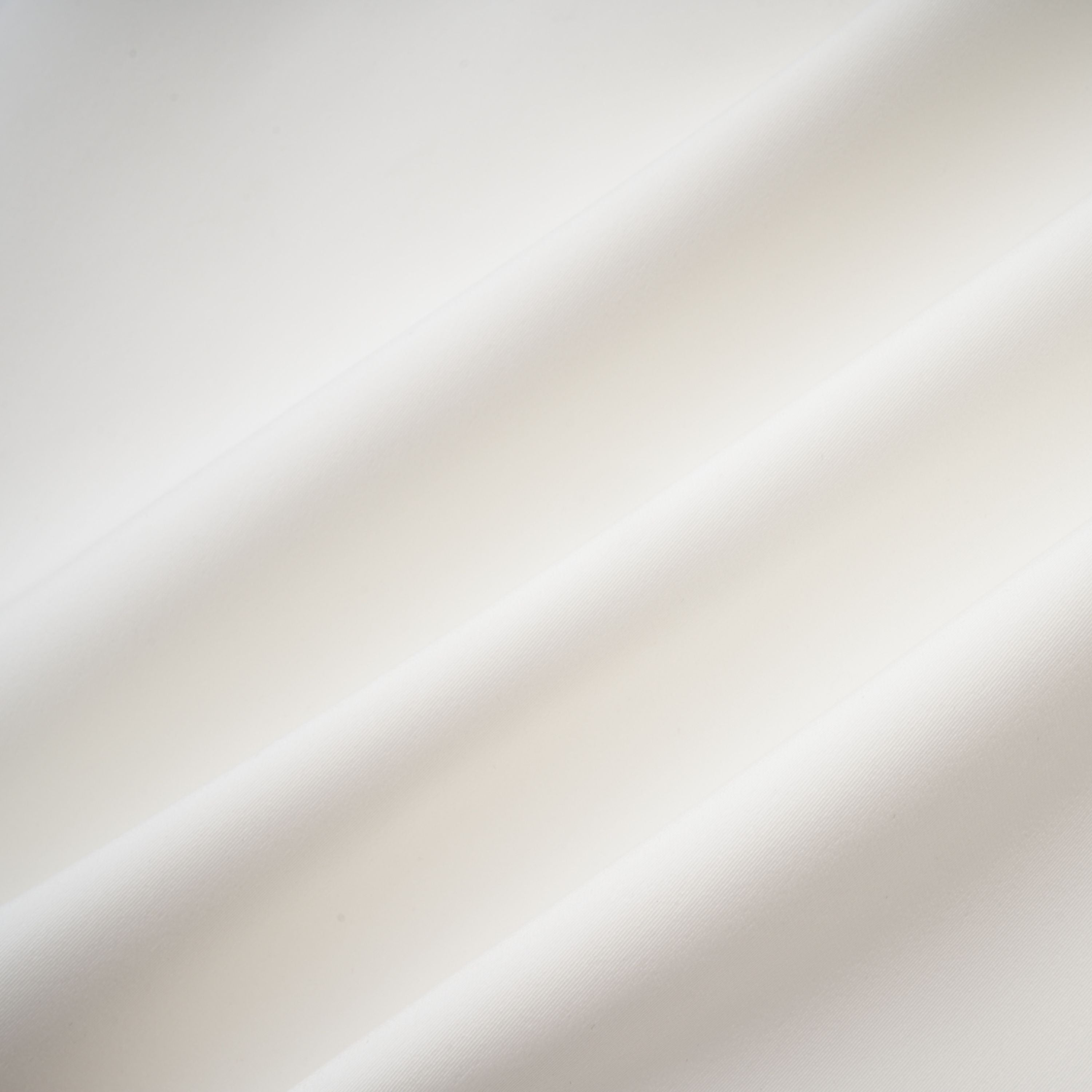 فستان بيرناديت الأبيض القصير من اللؤلؤ الصناعي