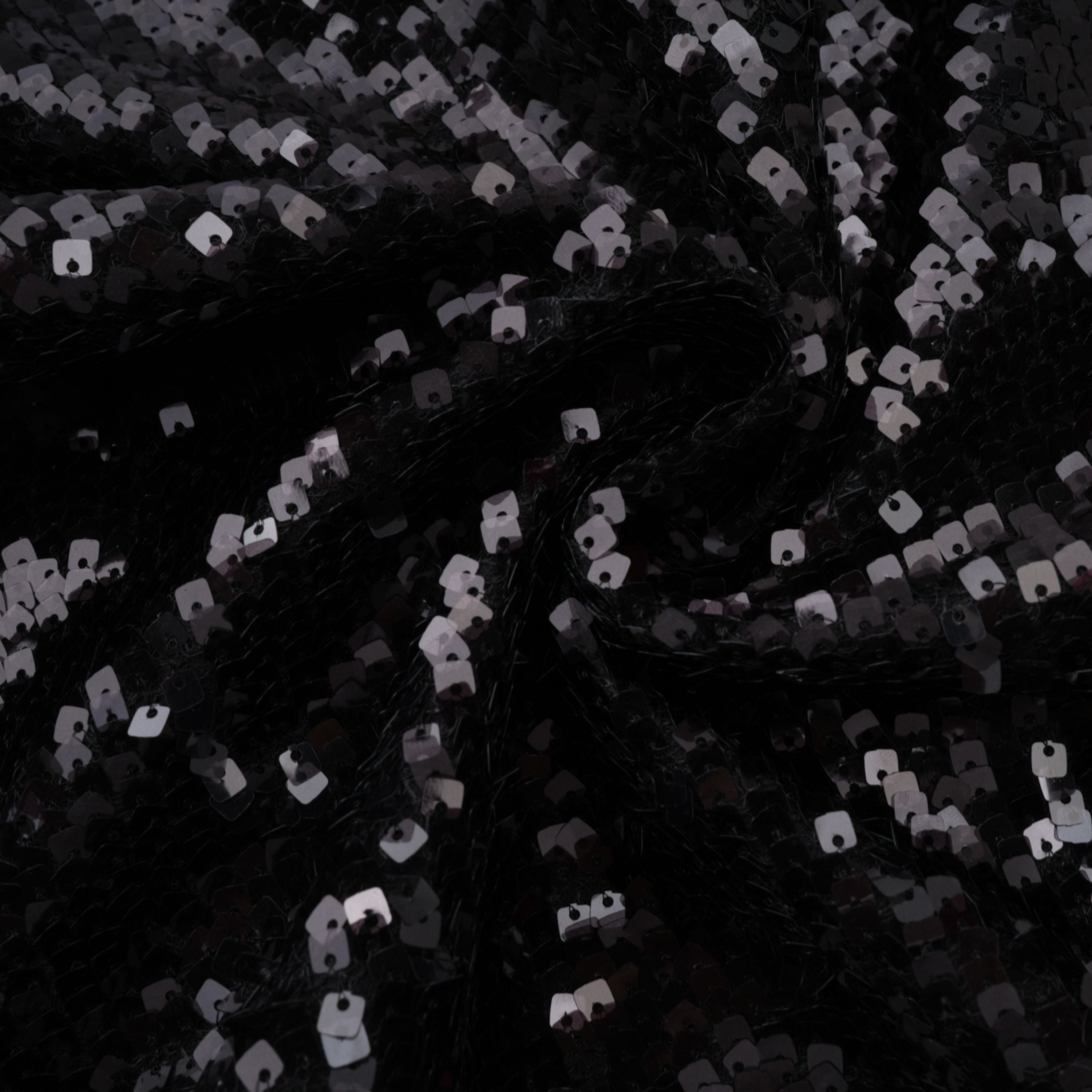 فستان أفا ماكسي أسود من الدانتيل والترتر