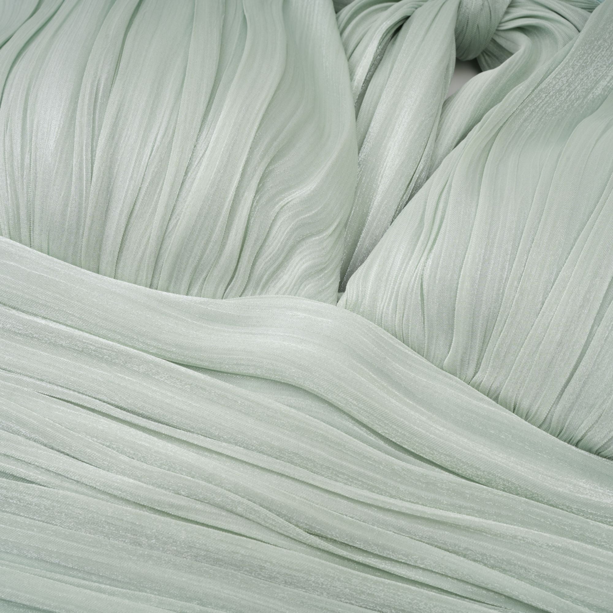 فستان ماكسي مكسّر باللون الأخضر النعناعي من يوراني