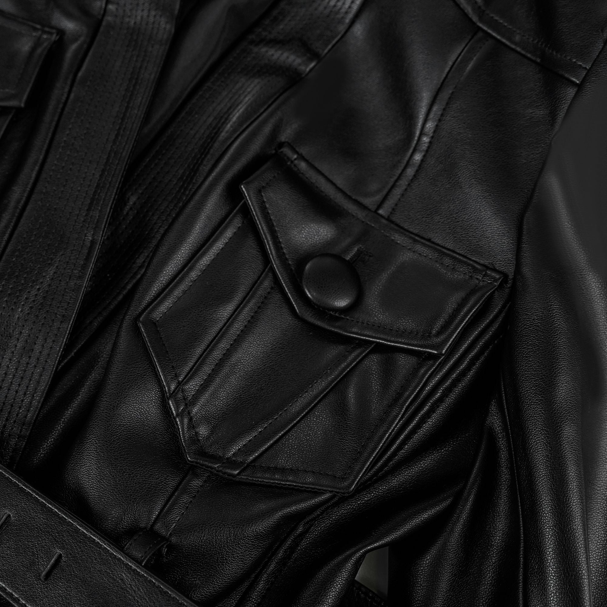 سترة إيزابيل الجلدية الصناعية ذات الحزام الأسود