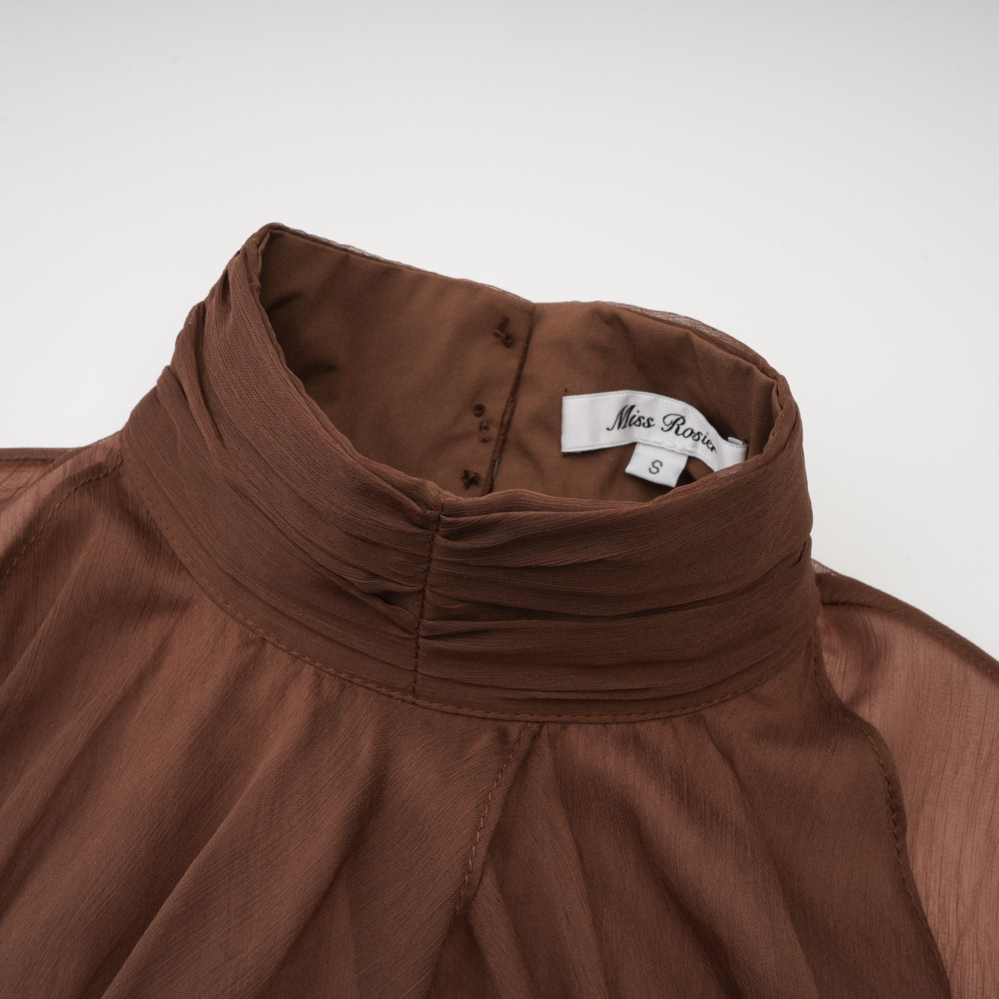 Jade braunes gerafftes Tüll-Minikleid