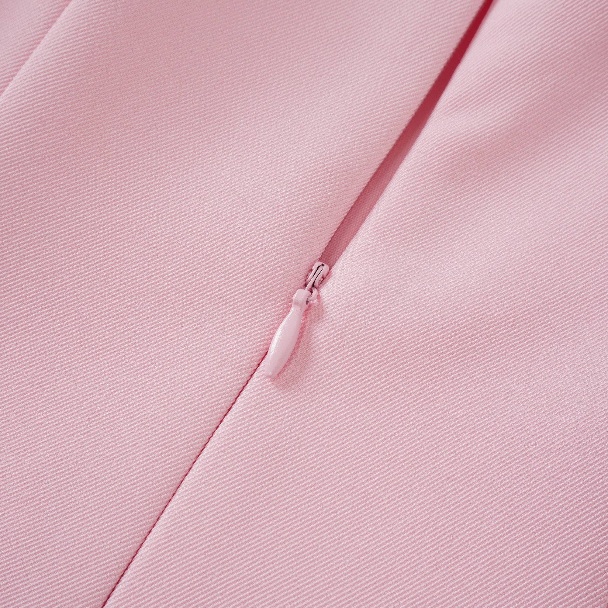 طقم فاليريا المنسجم مزين بالكريستال الوردي