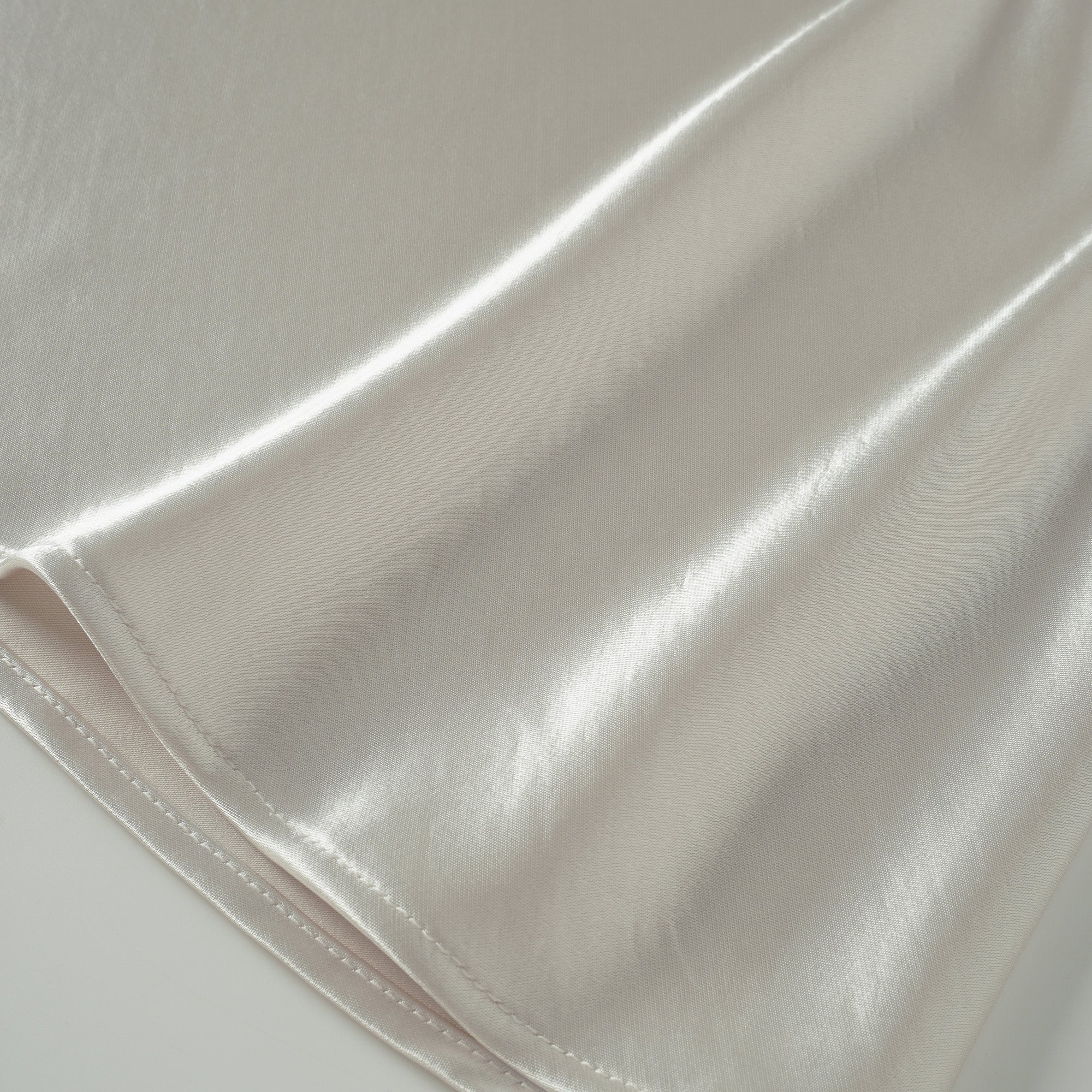 تنورة ماكسي إيفا بيضاء مزينة بنقشة زهور من الدانتيل