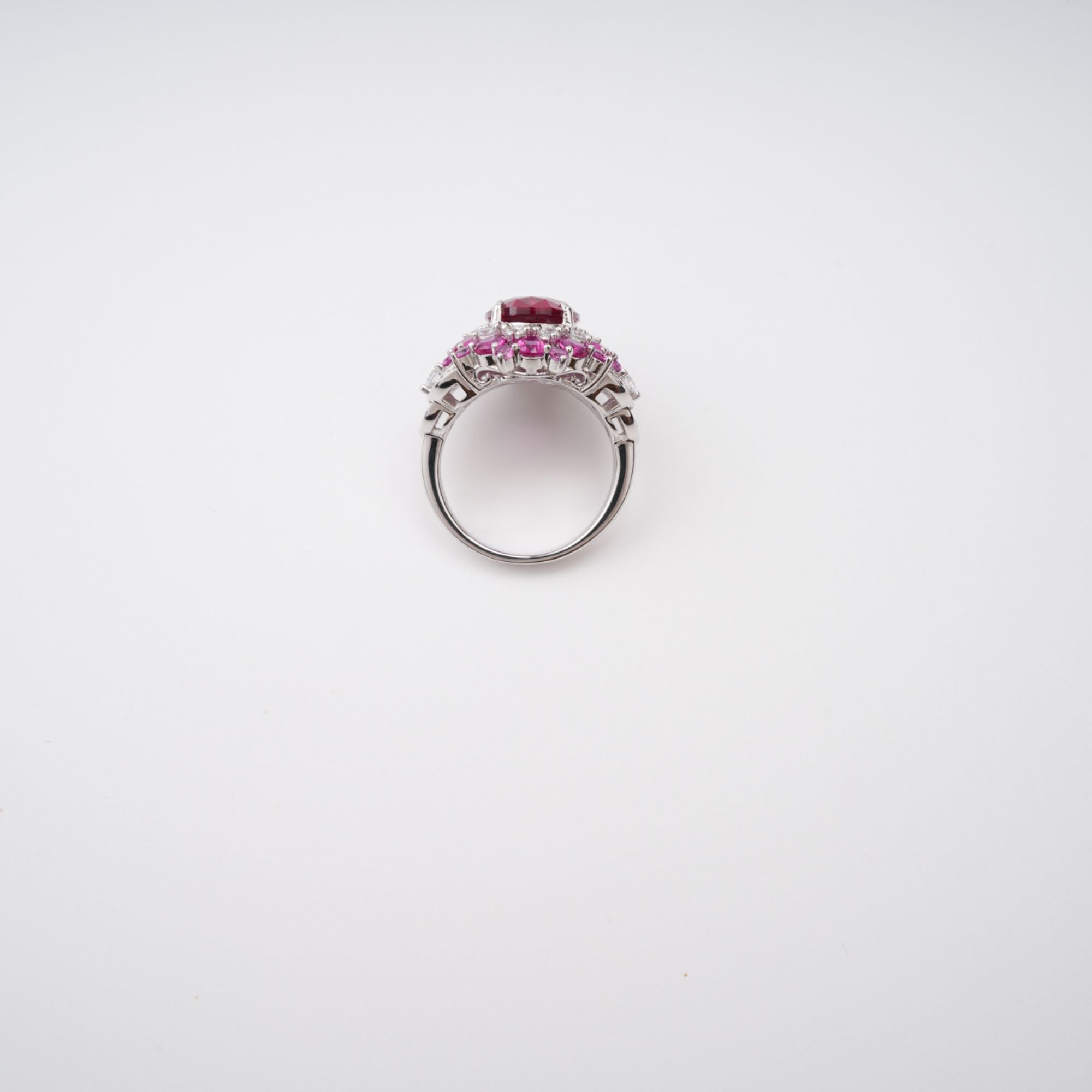 Amélie Roter Sterlingsilberring mit ovalem Edelstein