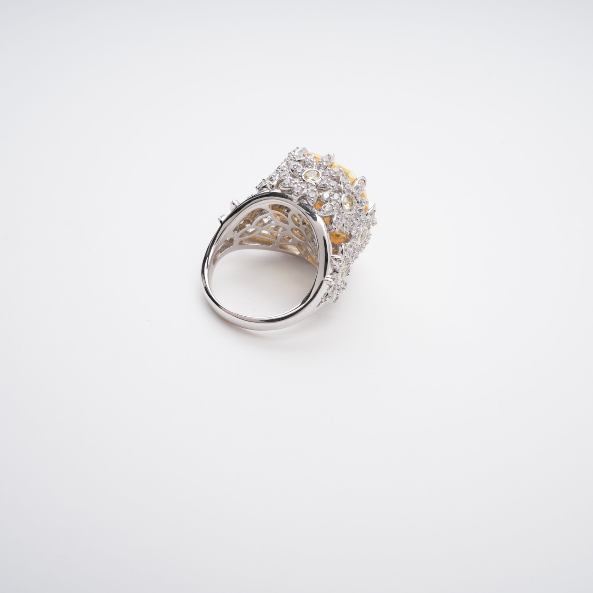 Amandine Gelb Halo-Set Edelsteinring