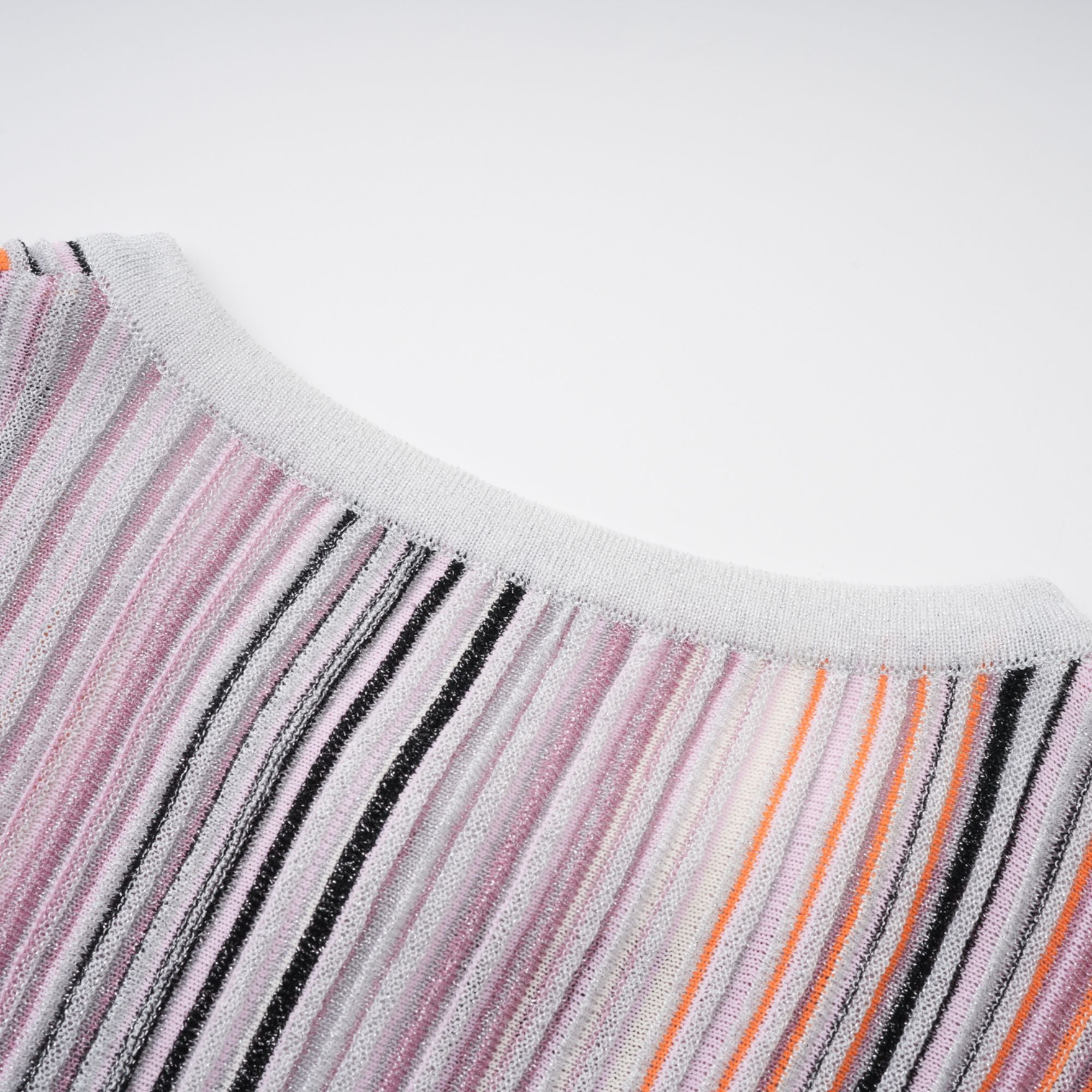 طقم أفروديت المحايد اللامع المطوي المحبوك المطابق