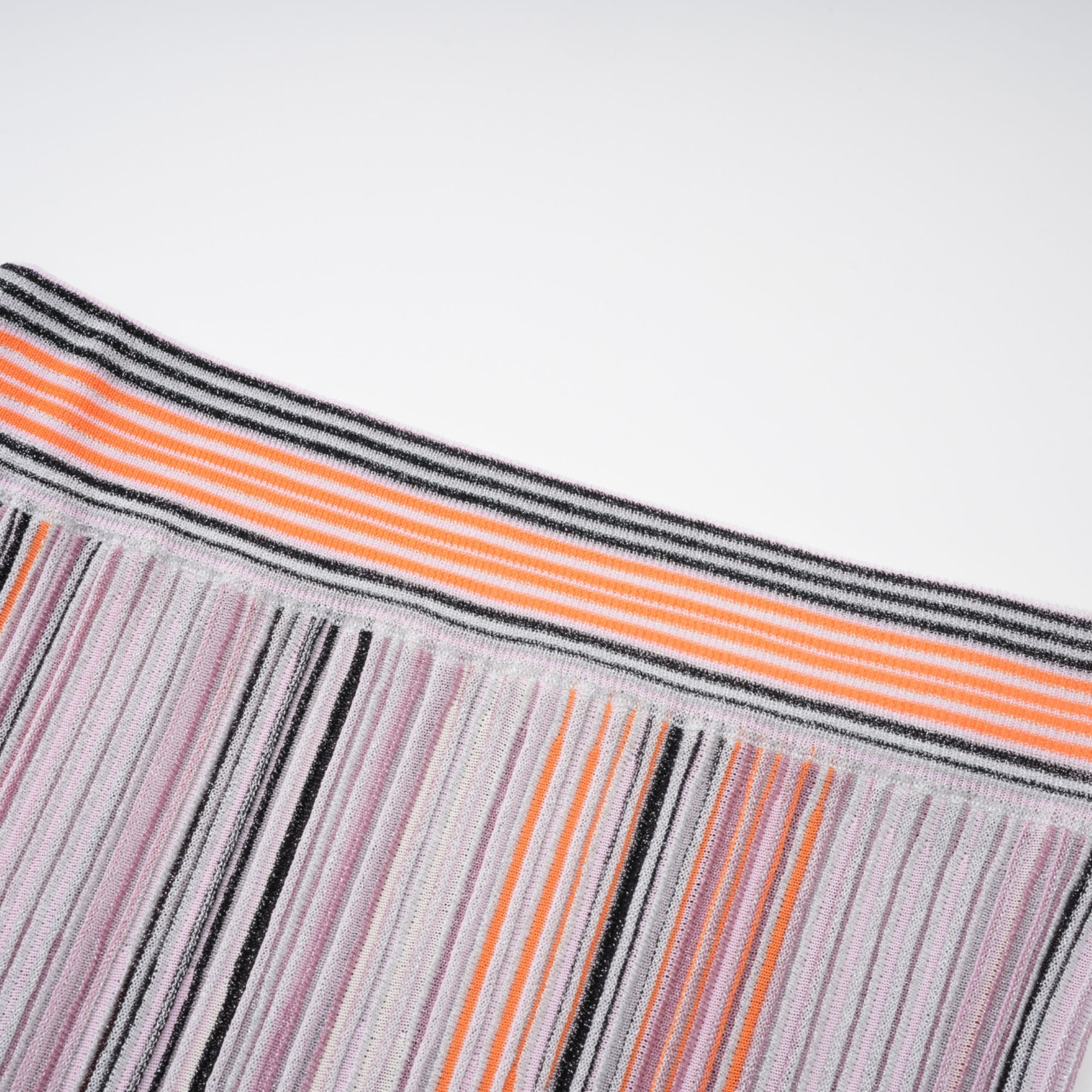 طقم أفروديت المحايد اللامع المطوي المحبوك المطابق