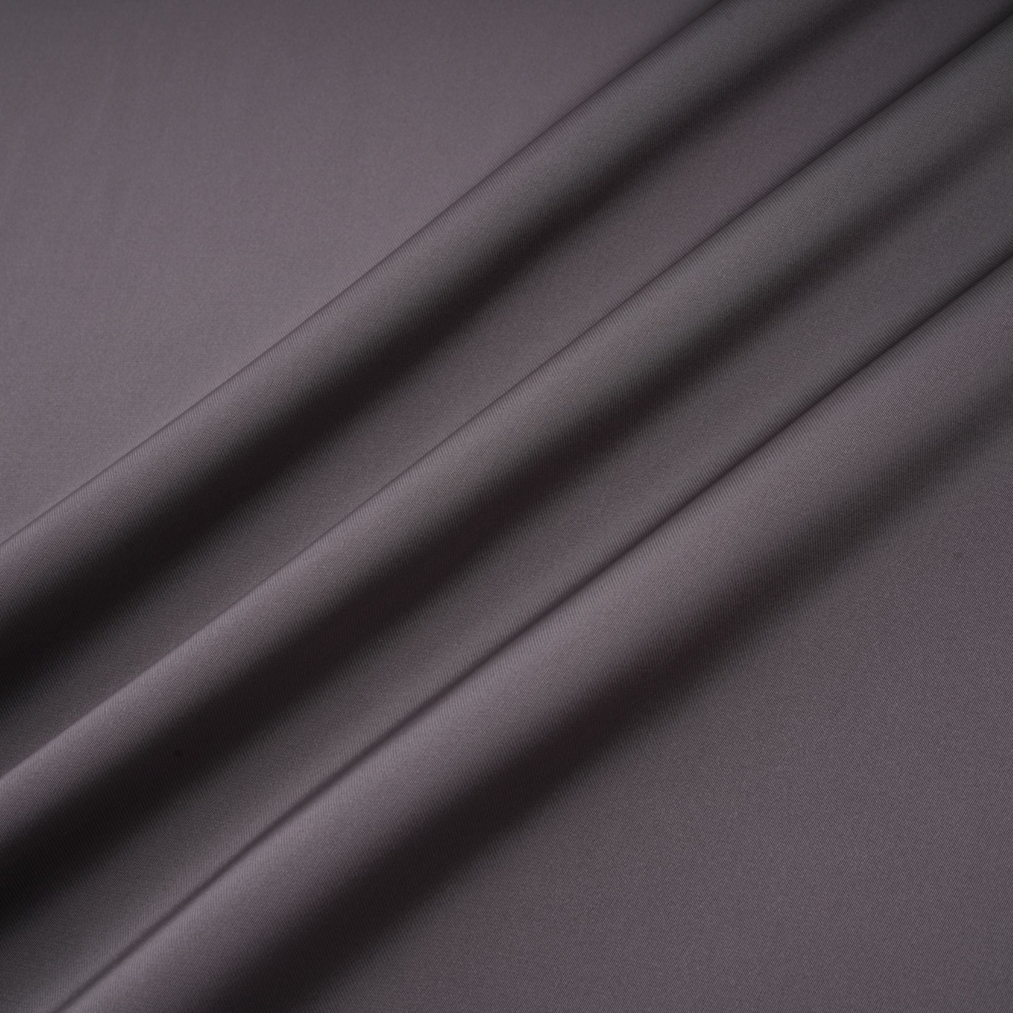 Laria Midikleid aus Satin mit Twist-Detail 