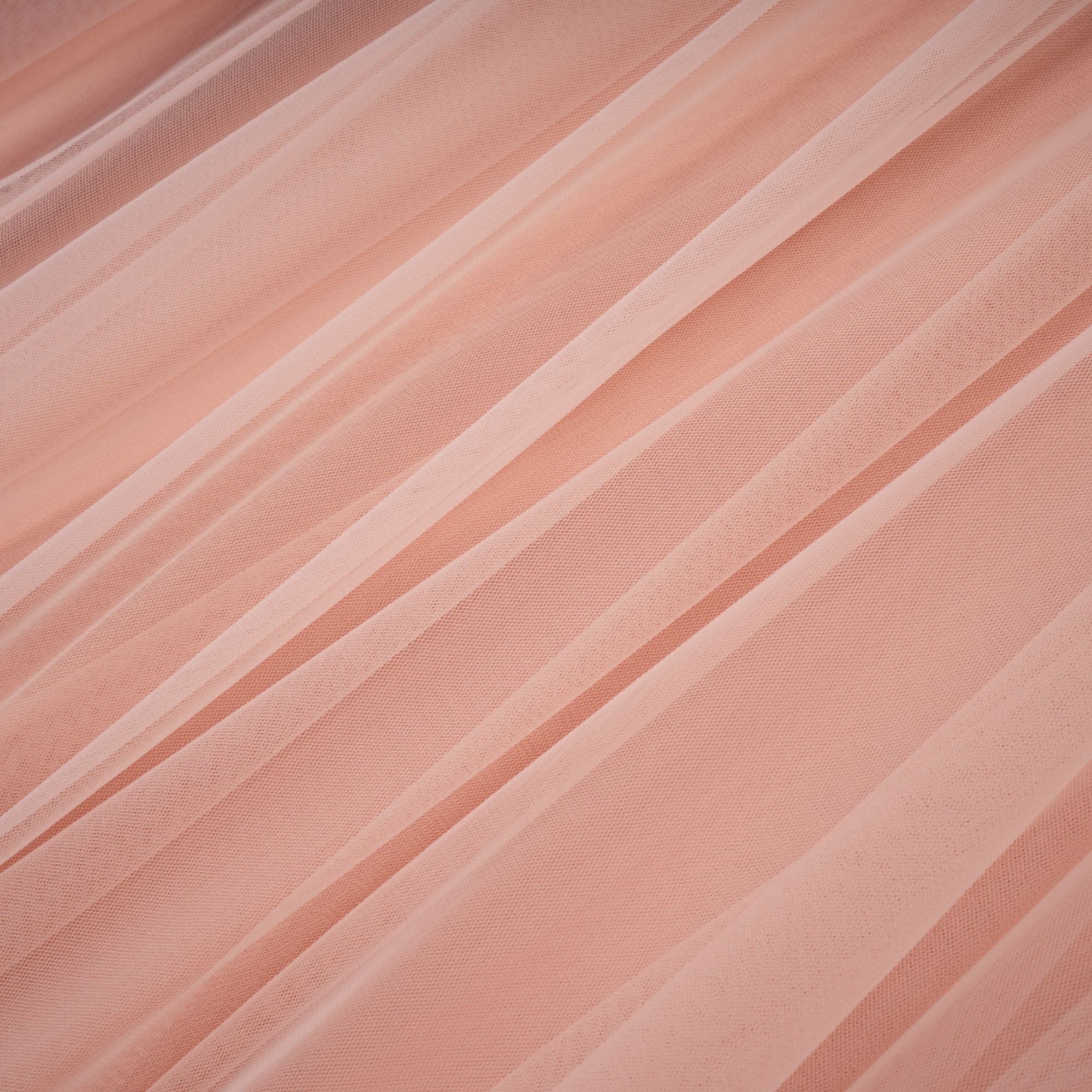 فستان ماكسي من التول والكورسيه من الدانتيل باللون الوردي من أولريك