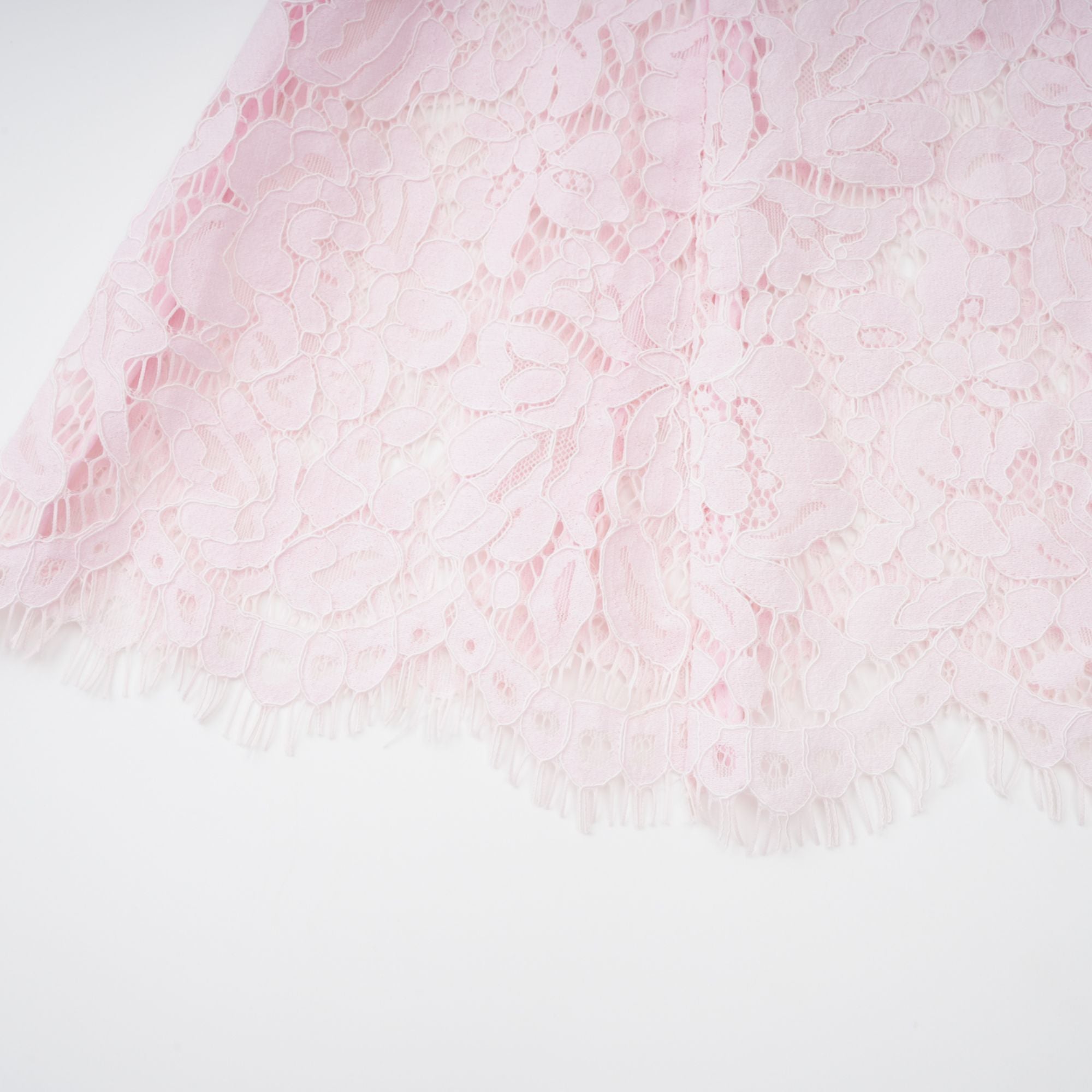 Sabine – Rosafarbenes Meerjungfrau-Midikleid mit Blumenspitze