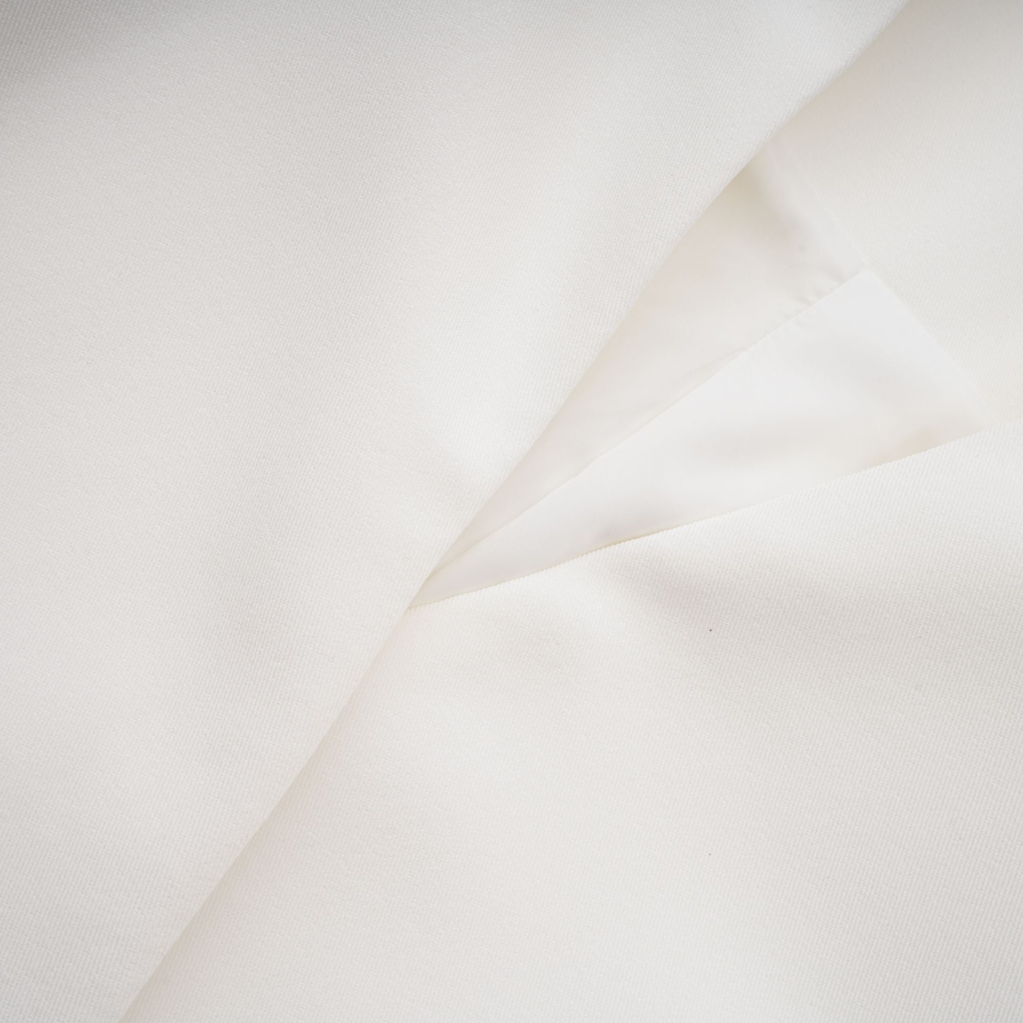 طقم جاكيت وتنورة بتصميم برميل أسود من إينورا