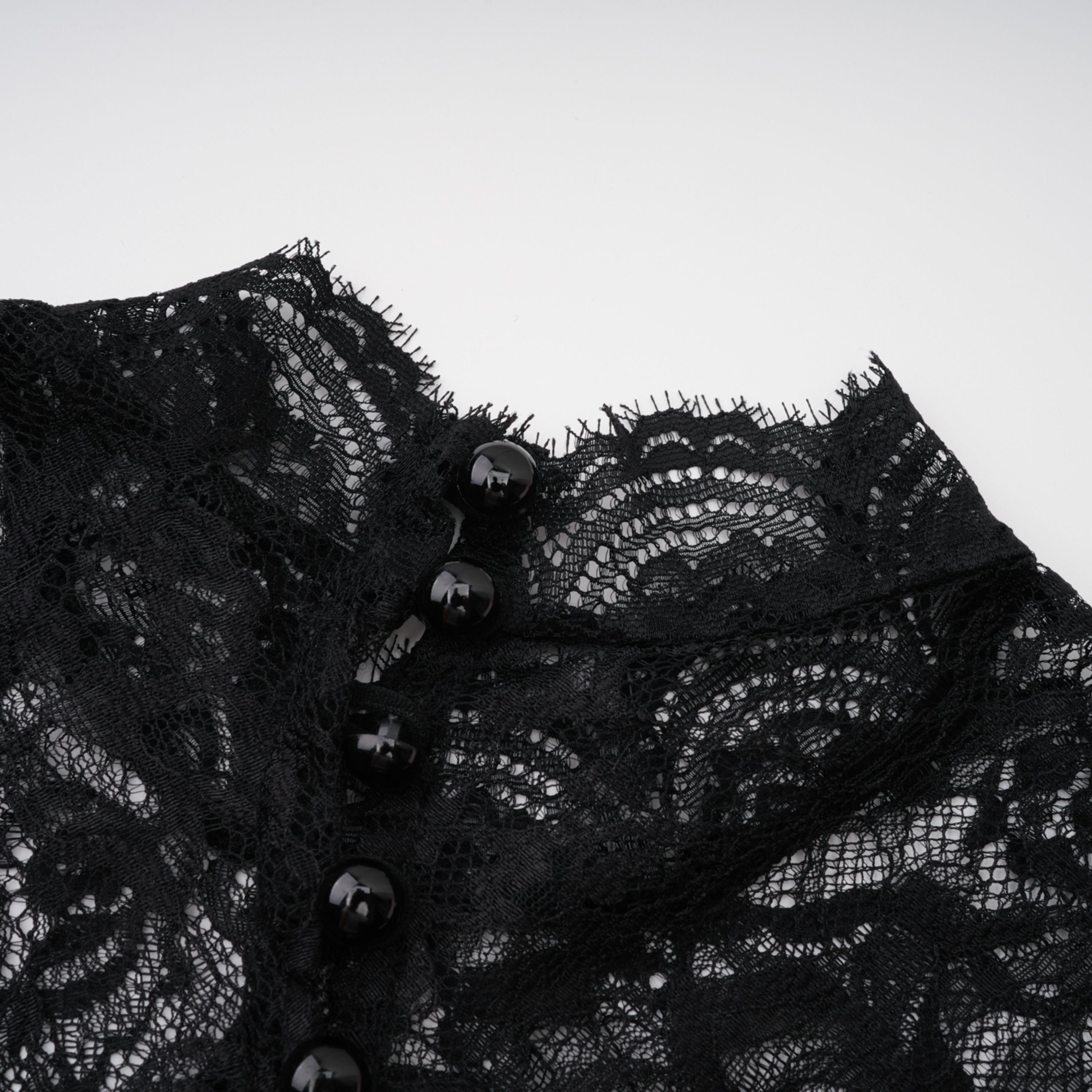 Maxikleid mit Spitzenärmeln