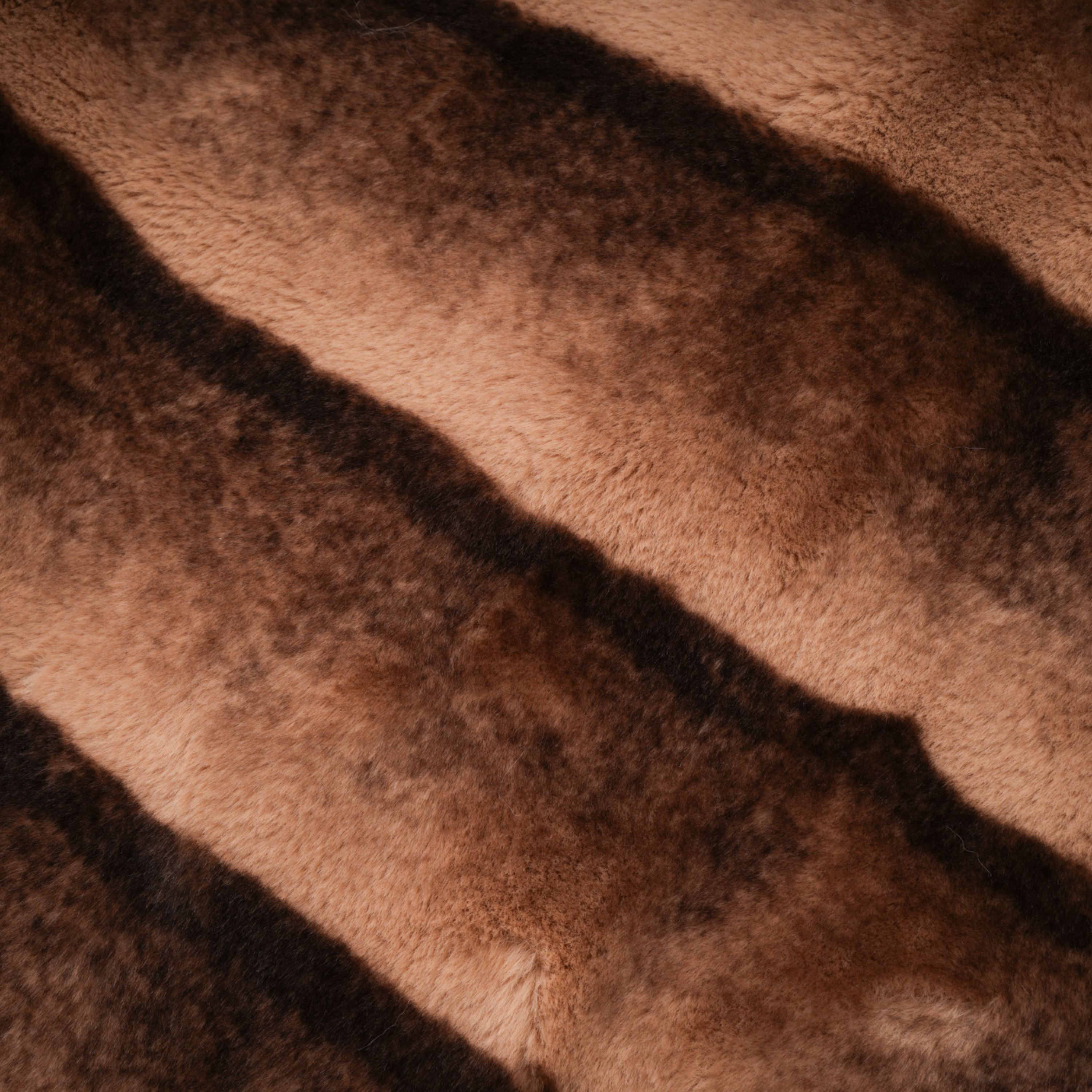 Alina Brown Kurzmantel aus Kunstfell mit Farbverlauf