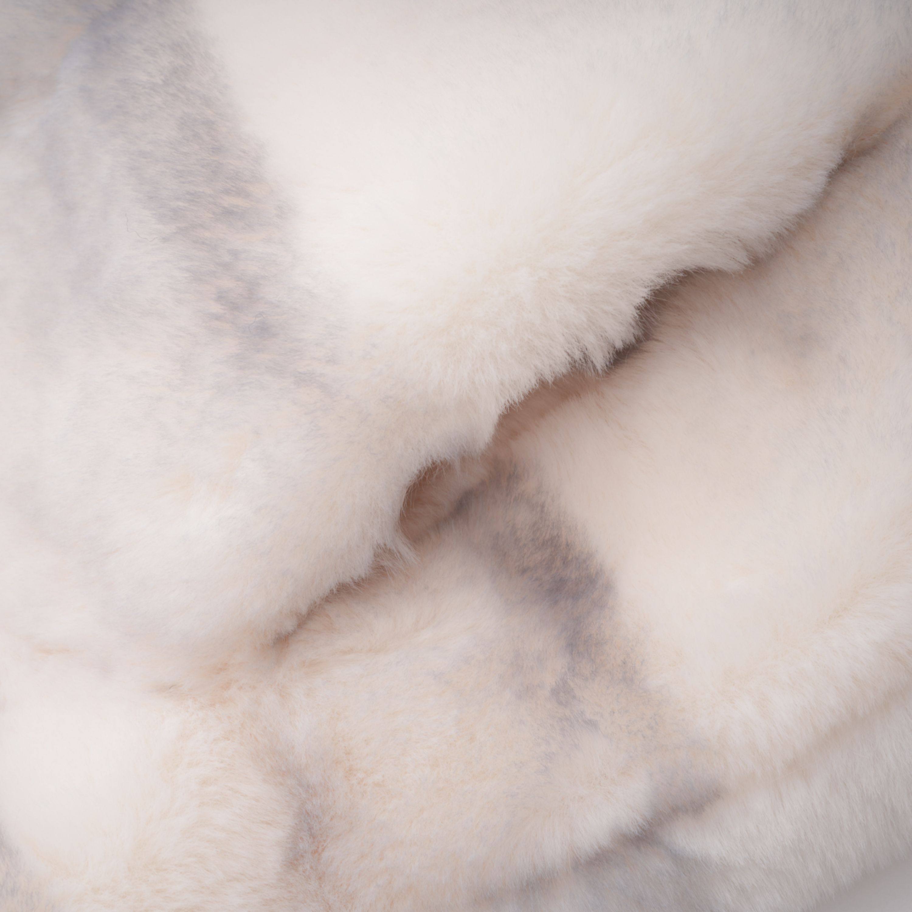 Alina Weißer Kurzmantel aus Kunstfell mit Farbverlauf