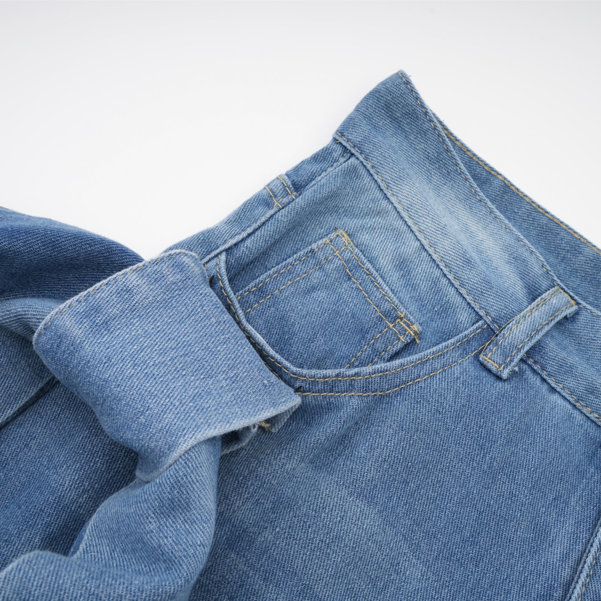 Jeans Ysabella a gamba larga con dettaglio fiocco 