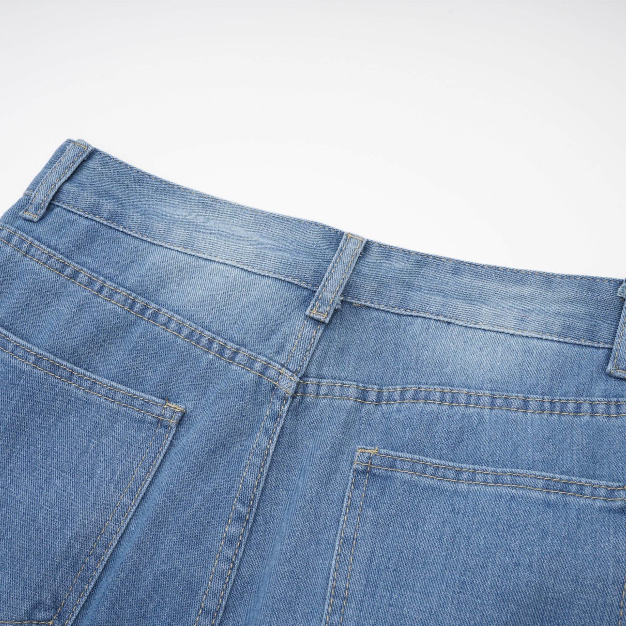 Jeans Ysabella a gamba larga con dettaglio fiocco 