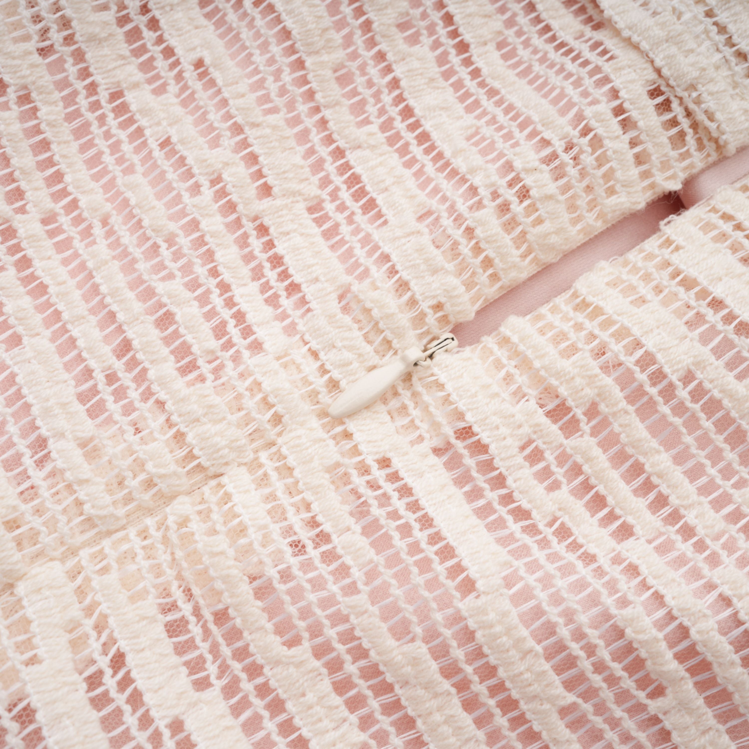 Thale Neutrales asymmetrisches Midikleid mit Struktur und Rüschen