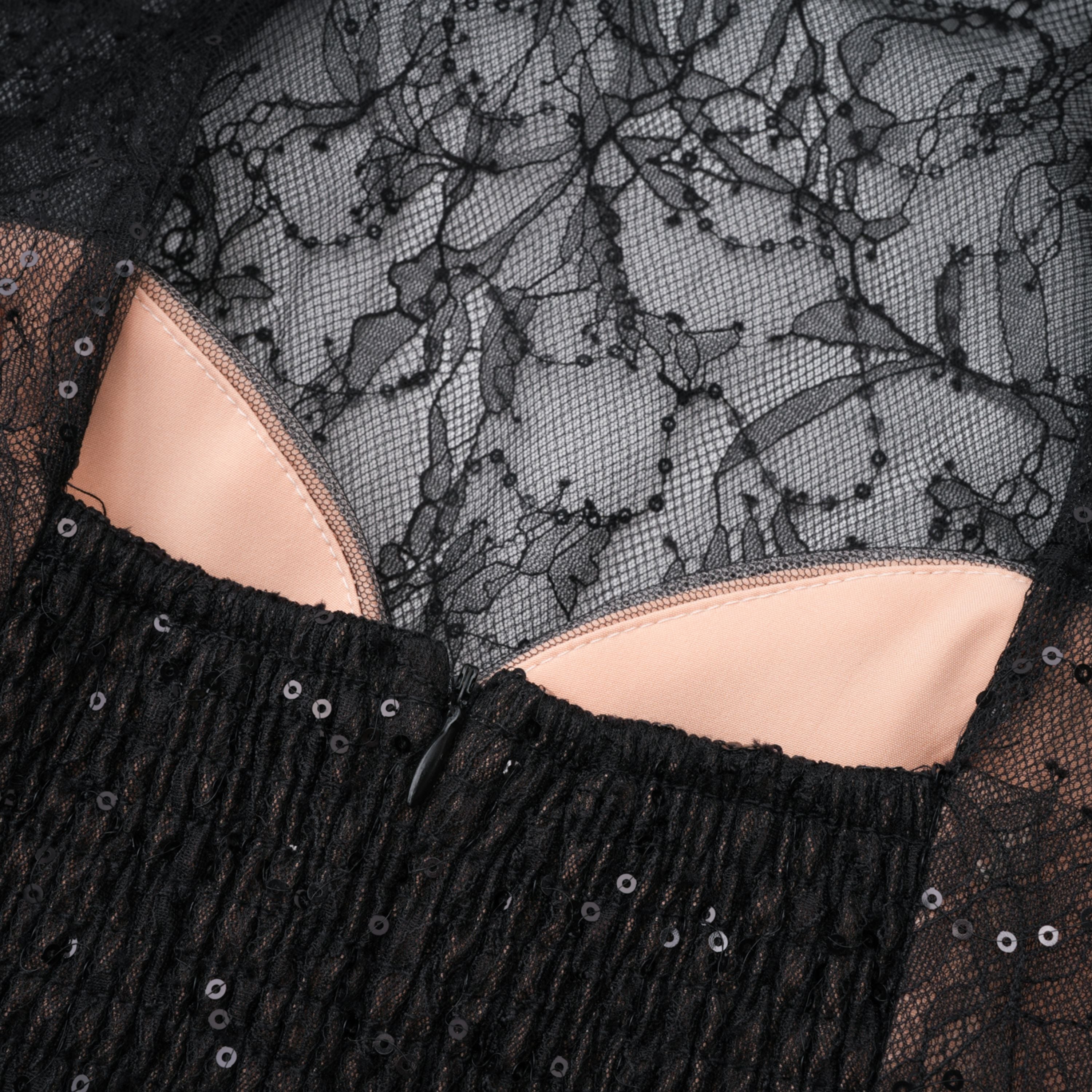 Mirabella Schwarzes Minikleid mit Pailletten und floraler Spitze