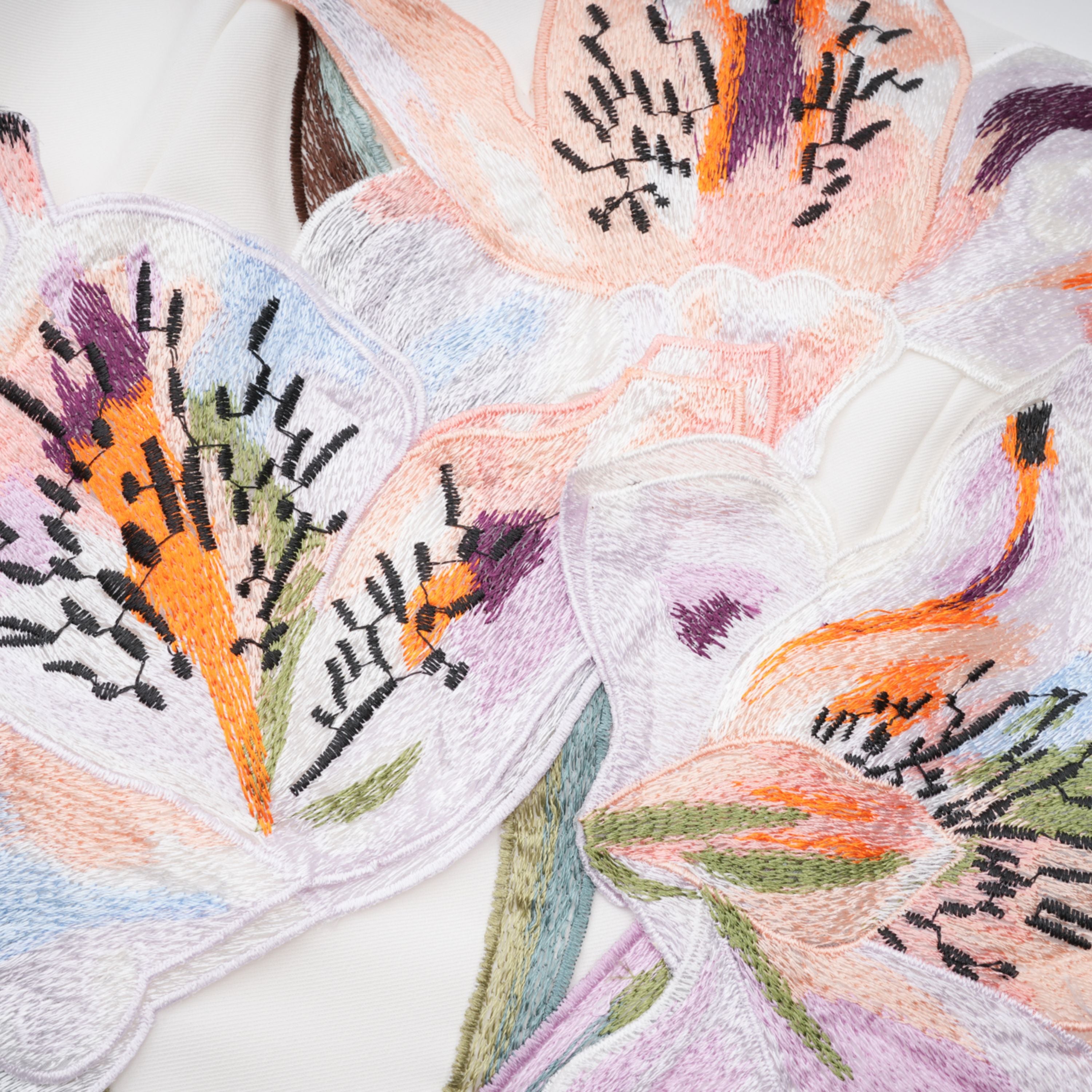 Automne Weißes Maxikleid mit Blumenstickerei