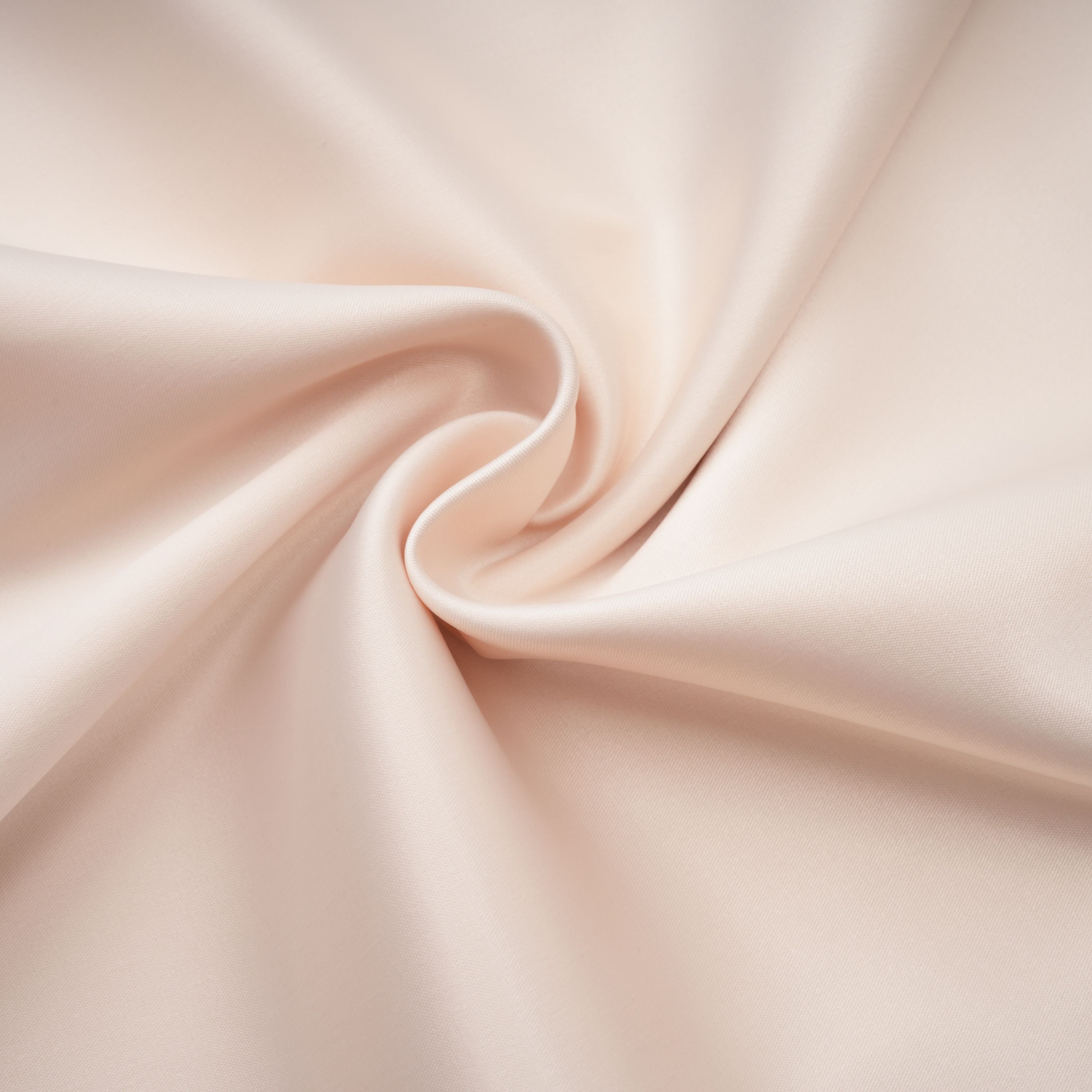 Roxanne Set aus Bluse mit Stehkragen in neutraler Farbe und Meerjungfrauenrock