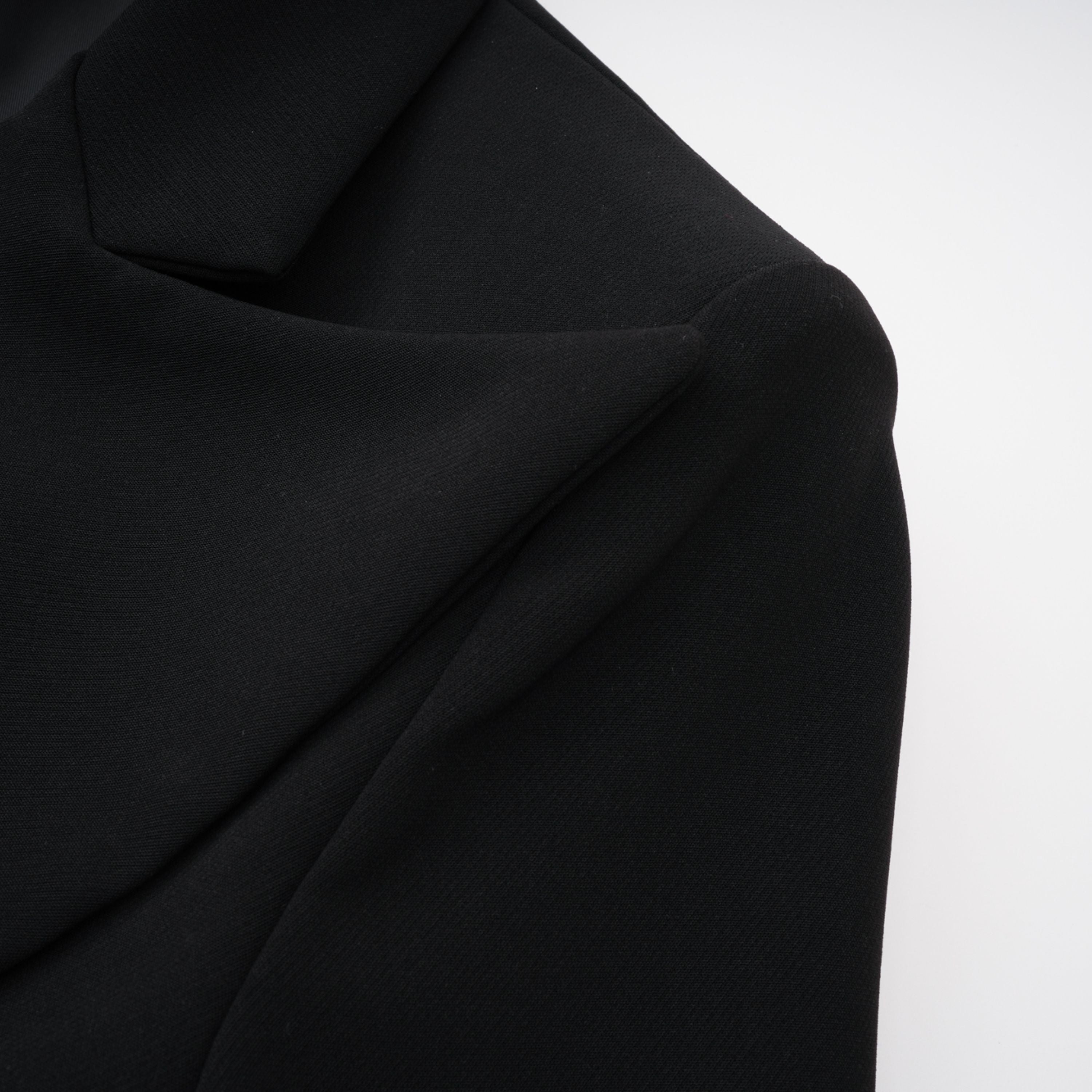 Verena Schwarzer Blazer mit floralem Spitzenbesatz