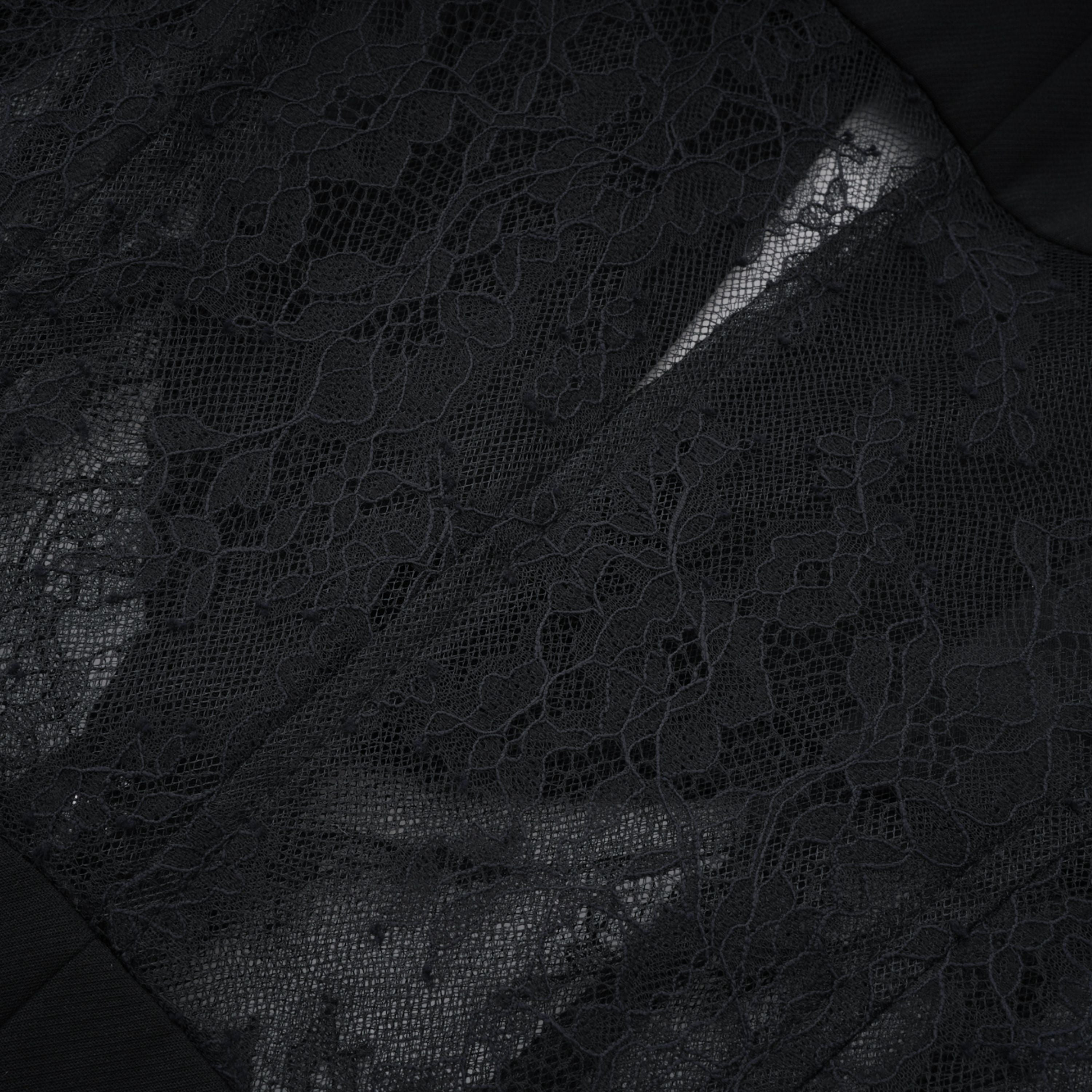 Verena Schwarzer Blazer mit floralem Spitzenbesatz