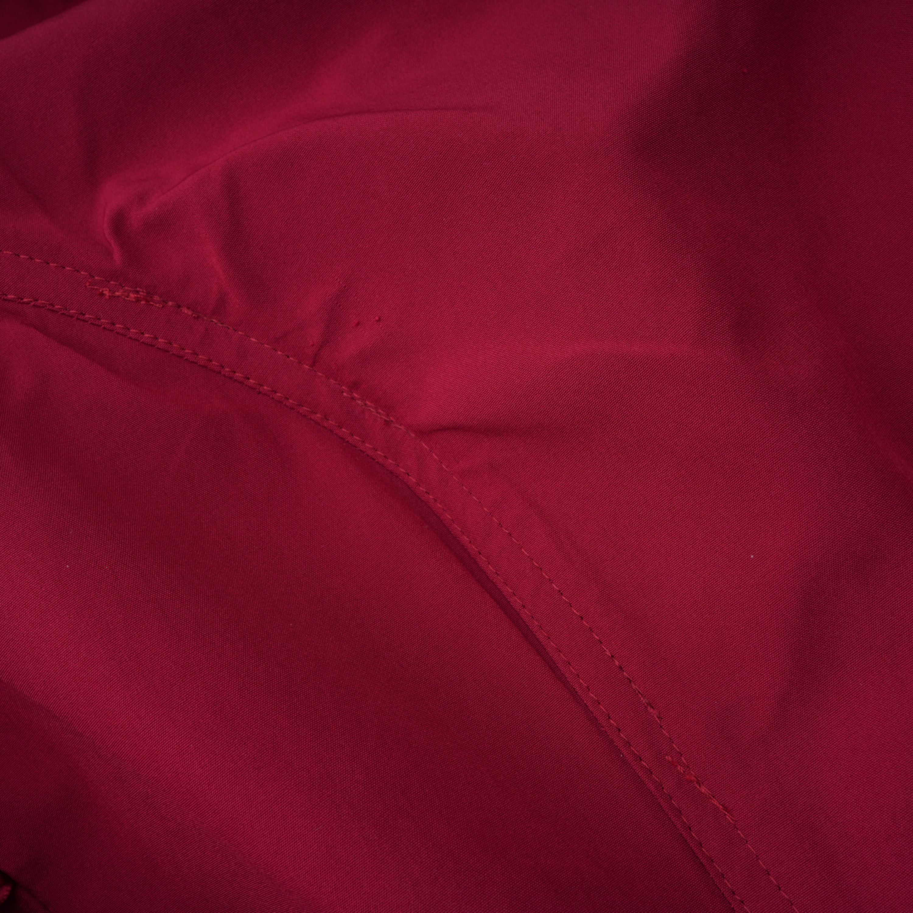 فستان طويل بياقة شال مزينة بزخارف حمراء من Lauren