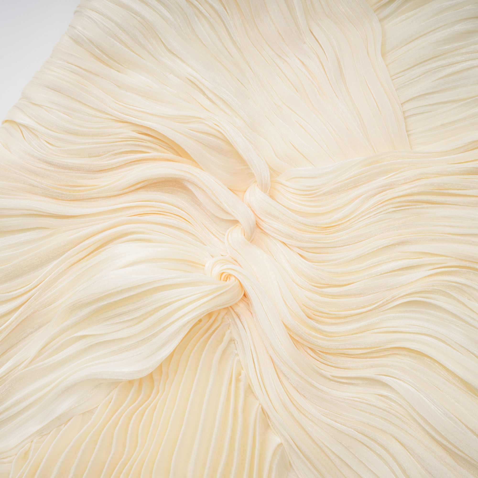 فستان ماكسي روكسان أصفر بتصميم مزين بتجعيدات وخصر مشدود