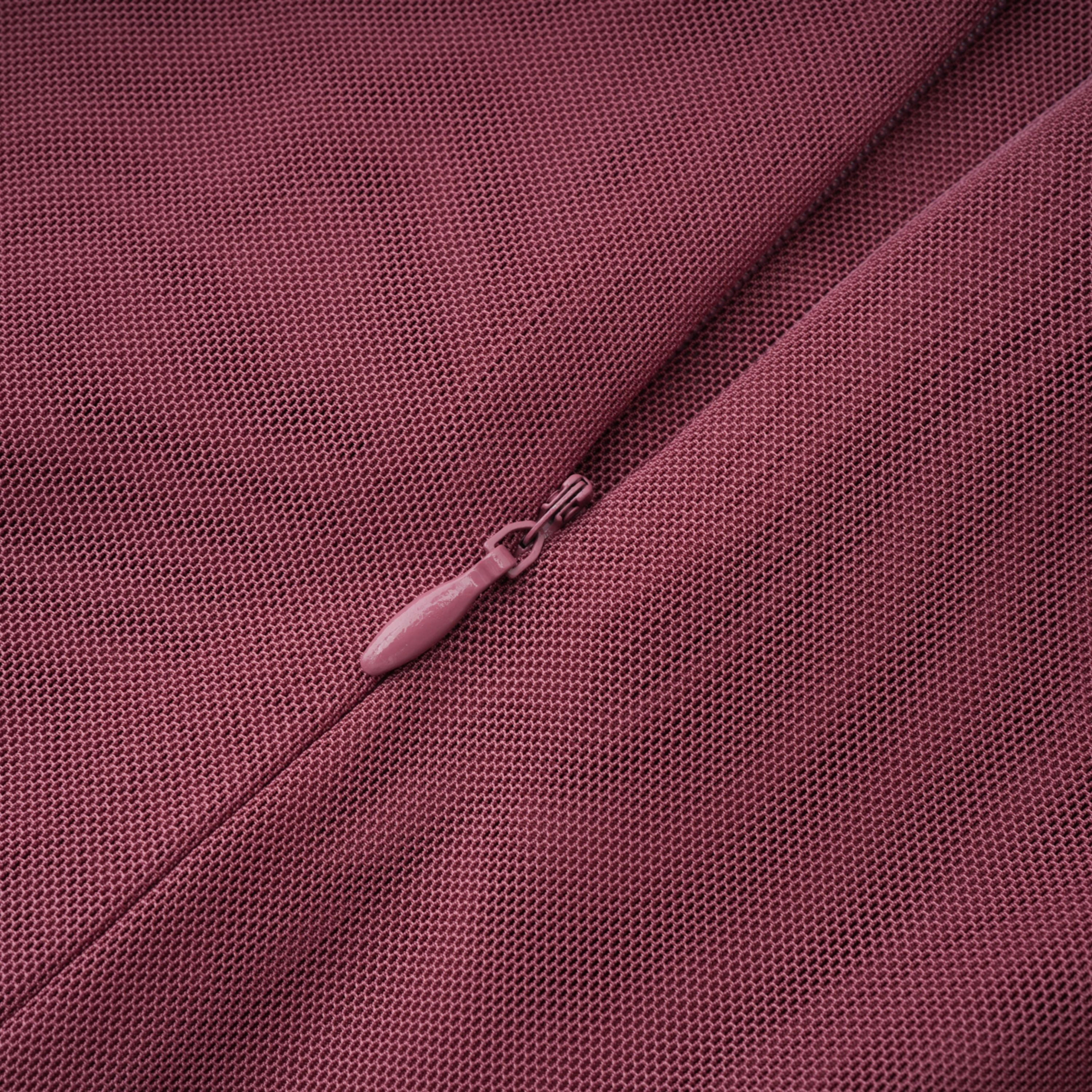 Liliana Brown Asymmetrisches Maxikleid mit gerafftem Cape