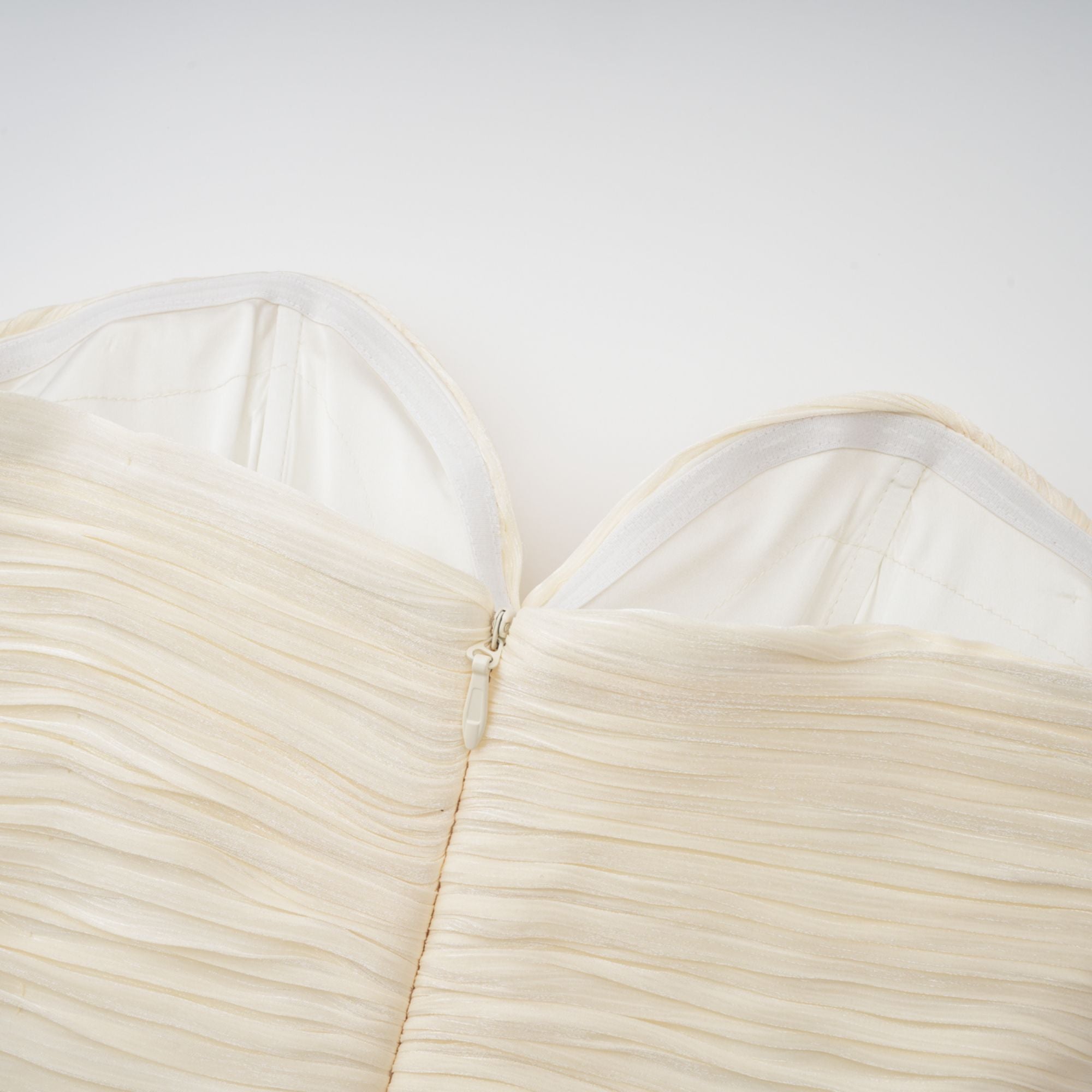 فستان ماكسي روكسان أصفر بتصميم مزين بتجعيدات وخصر مشدود