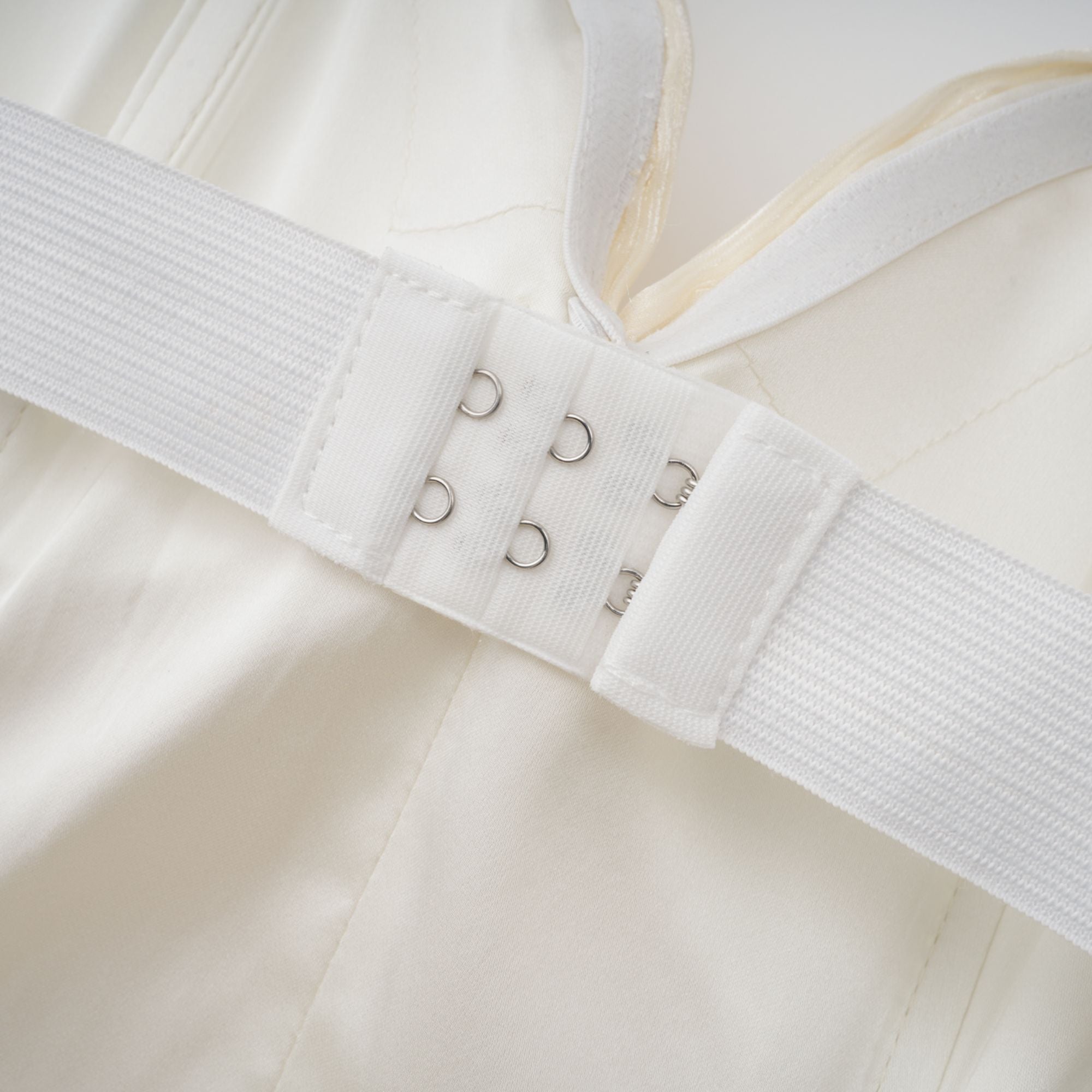 فستان ماكسي روكسان أصفر بتصميم مزين بتجعيدات وخصر مشدود