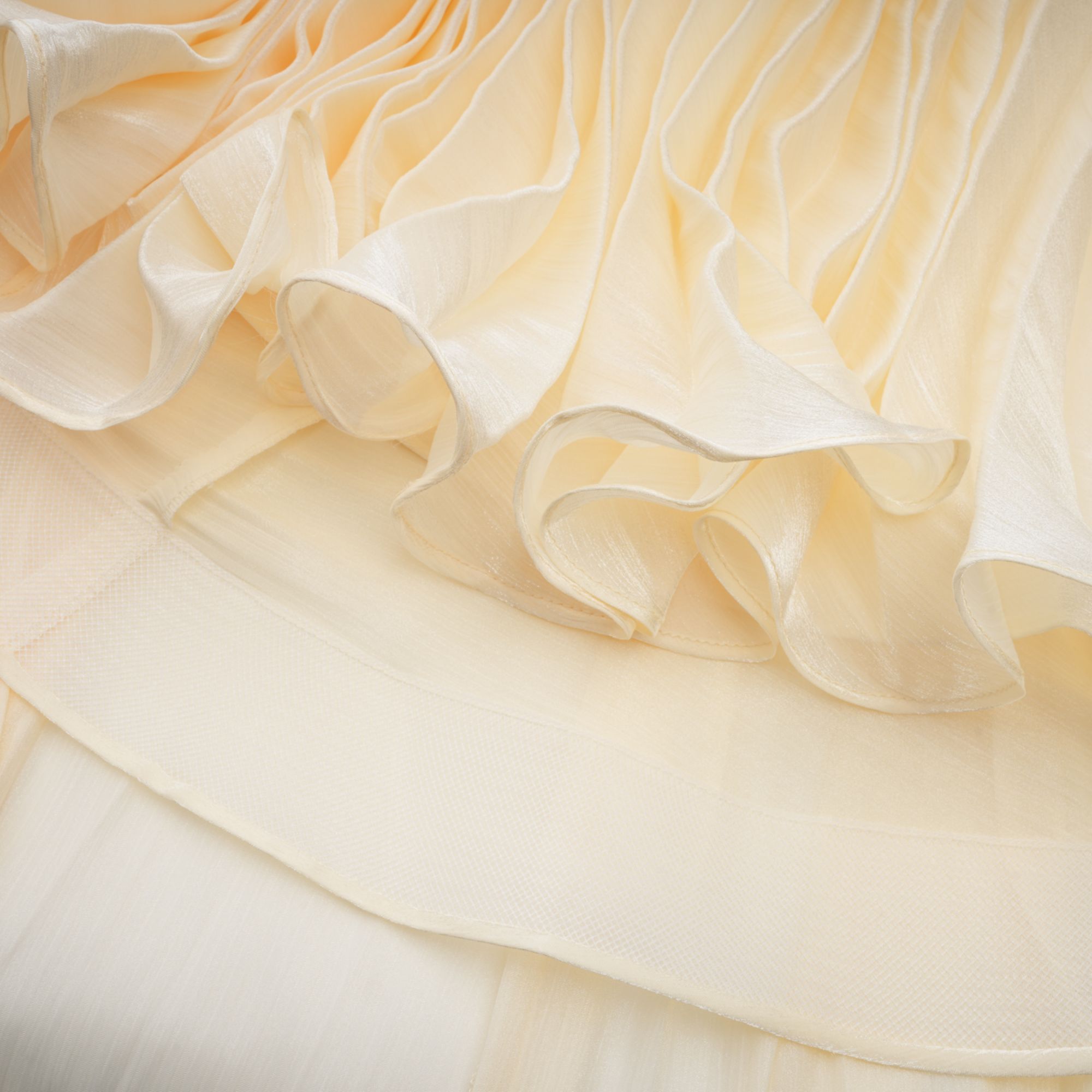 فستان ماكسي روكسان أصفر بتصميم مزين بتجعيدات وخصر مشدود