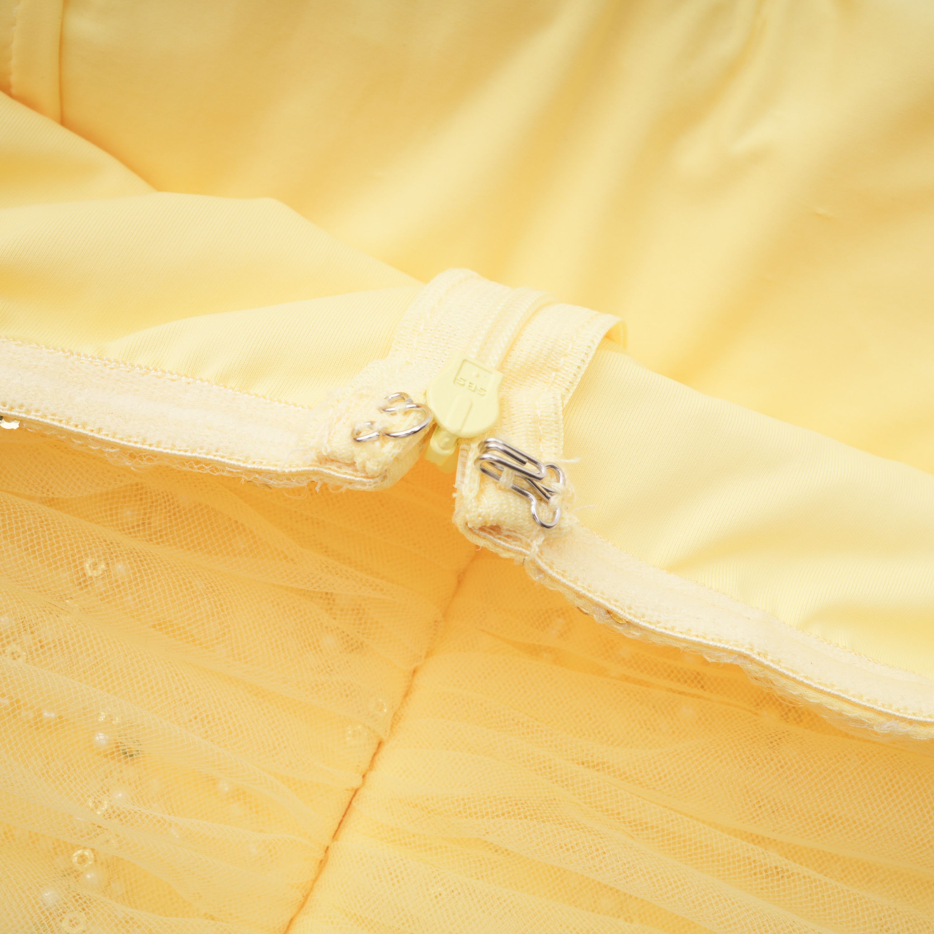 Antonia Gelbes Maxikleid mit Neckholder und Schleife