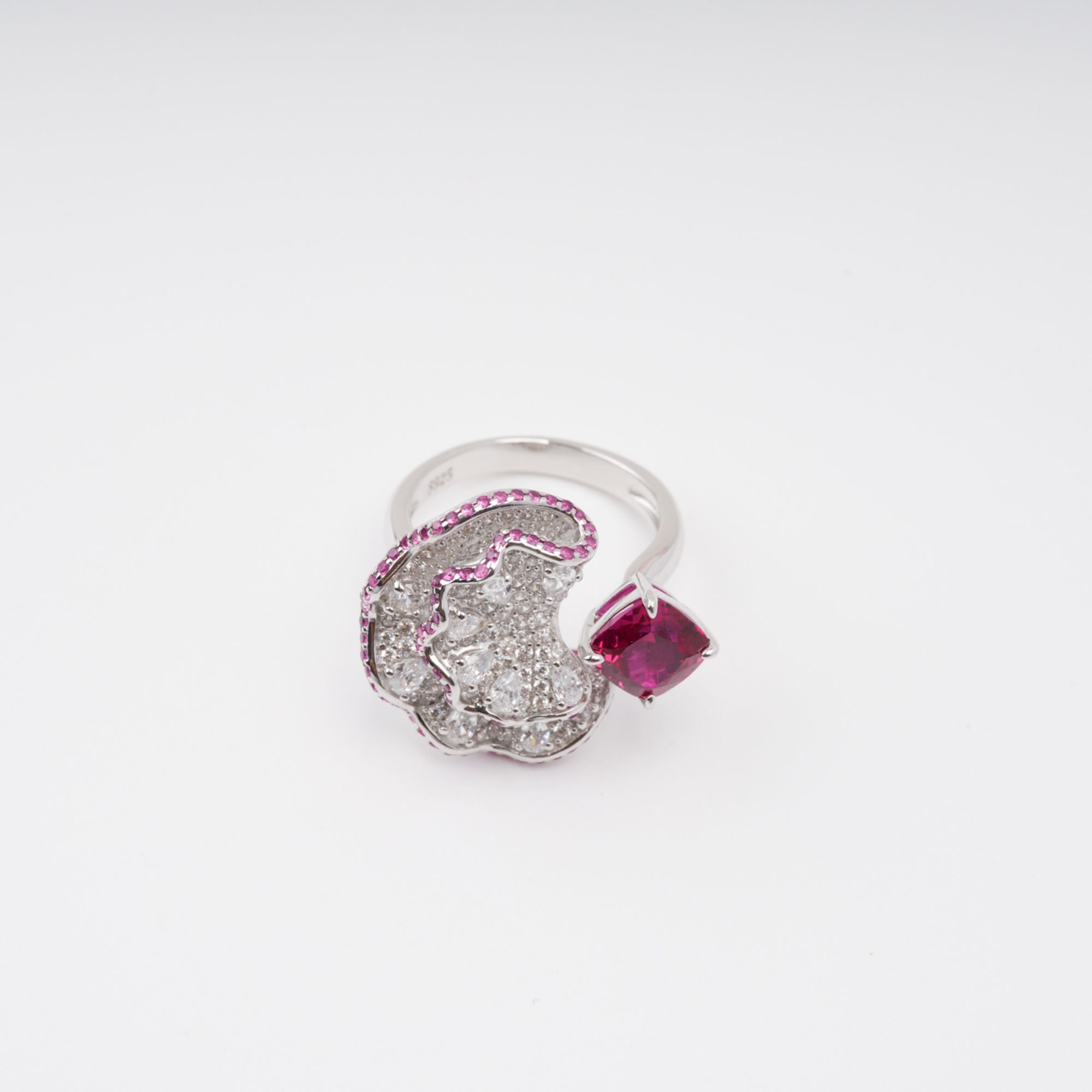 خاتم دافني روز بينك بموجة قمرية قابلة للتعديل من الفضة الإسترلينية