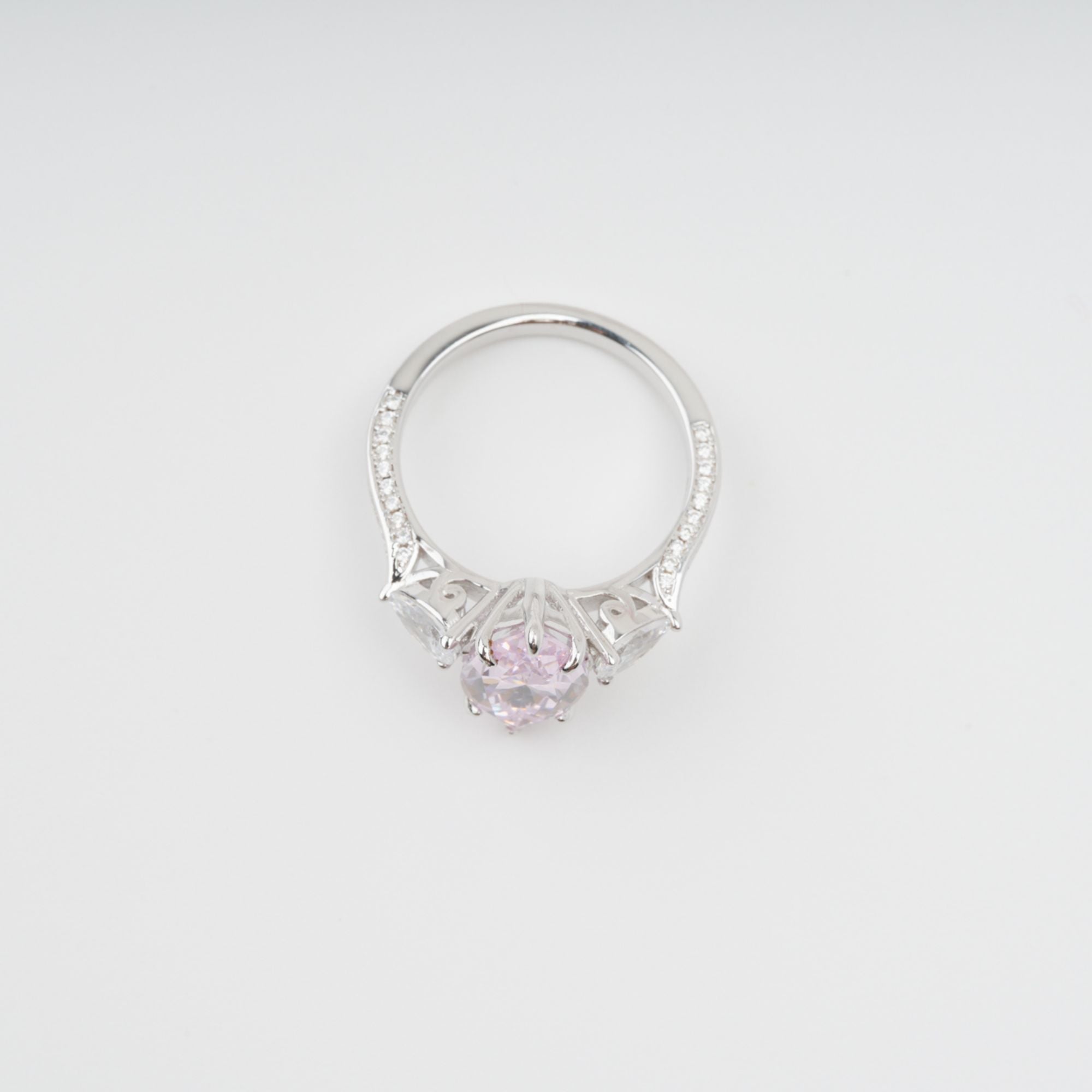 Attrape-Rêve – Sterlingsilberring mit rosa Kristallen