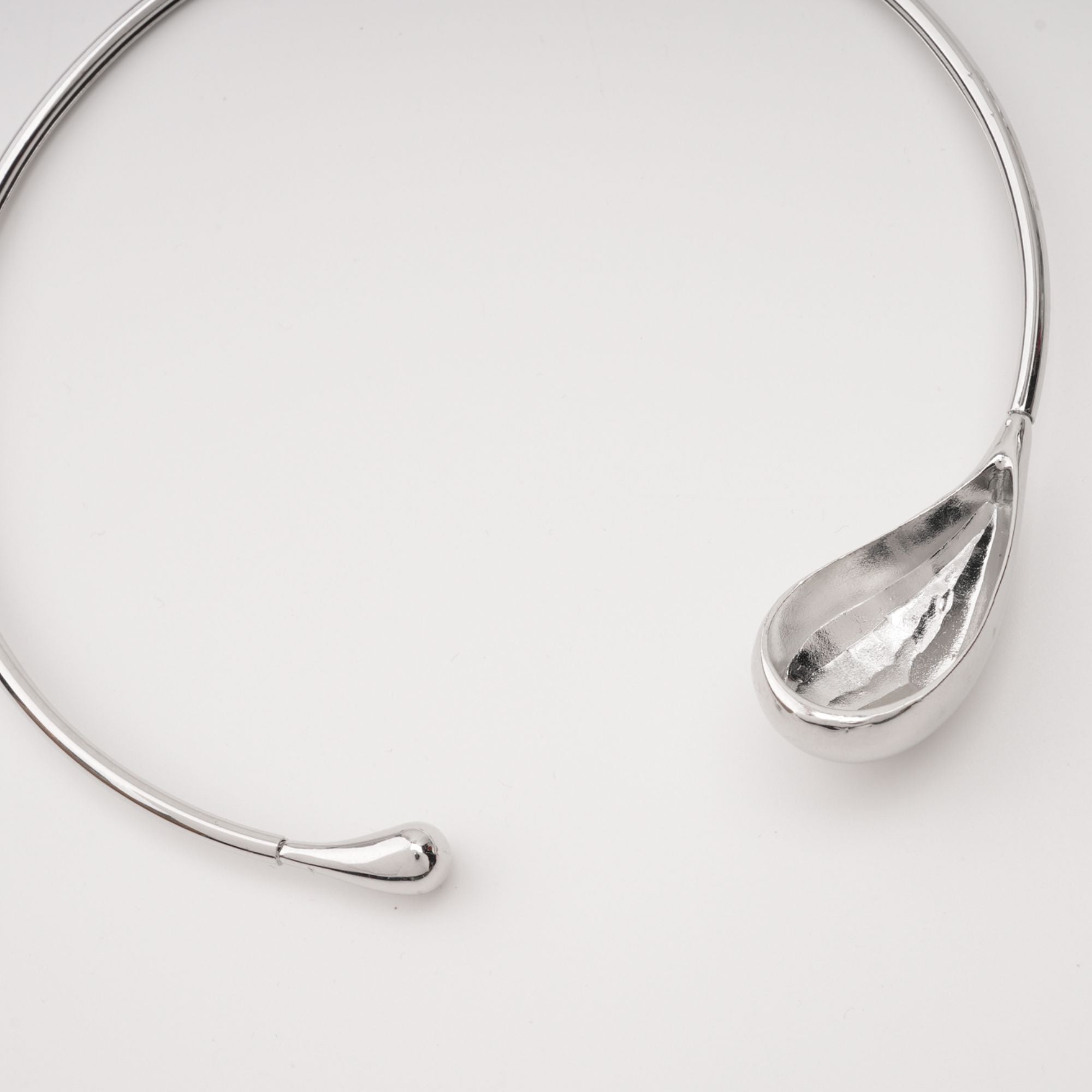 Collana Axelle a forma di goccia d'acqua 