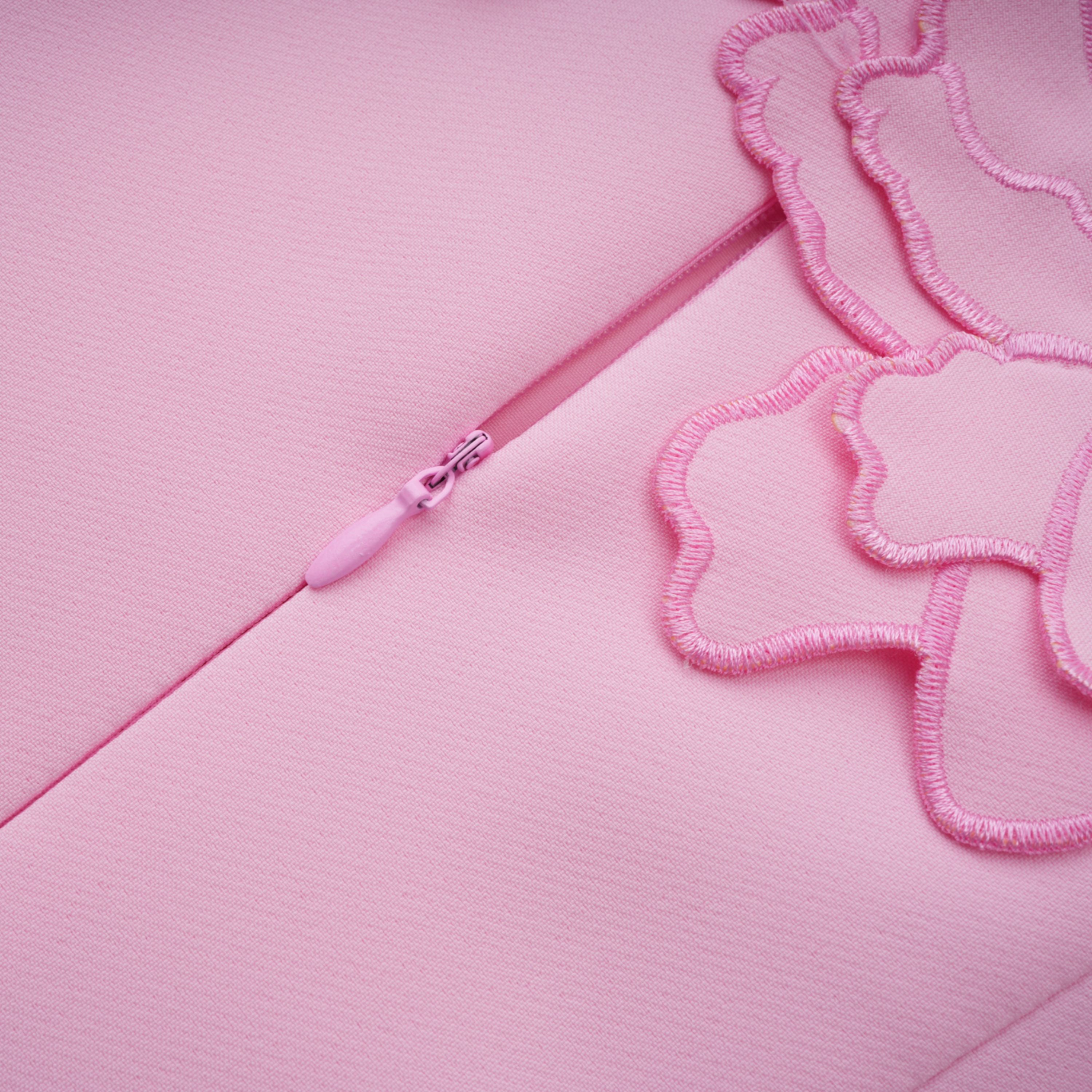 Inga Pink Trägerloses Maxikleid mit Blumenstickerei