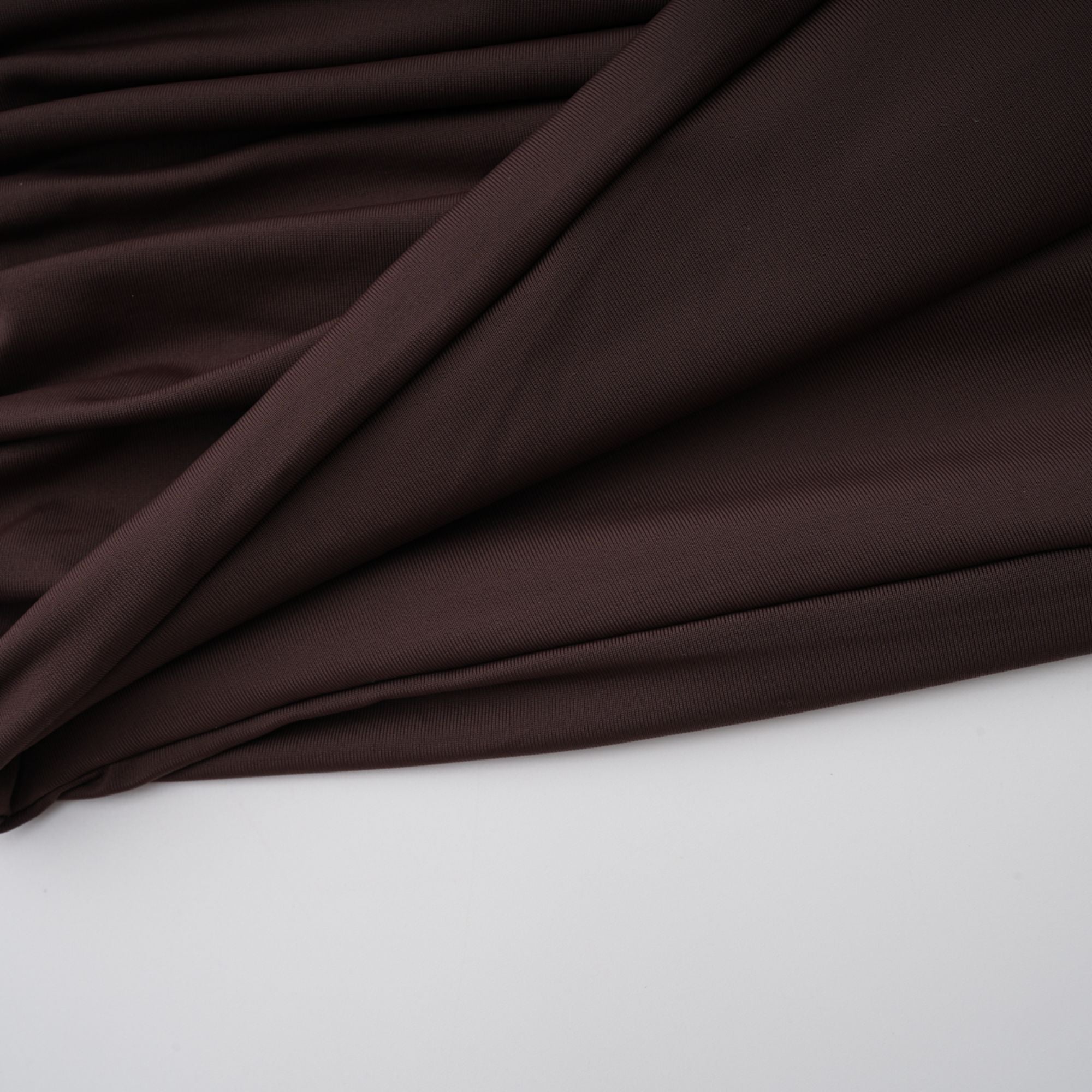 Fée – Braunes, asymmetrisches, gerüschtes Minikleid