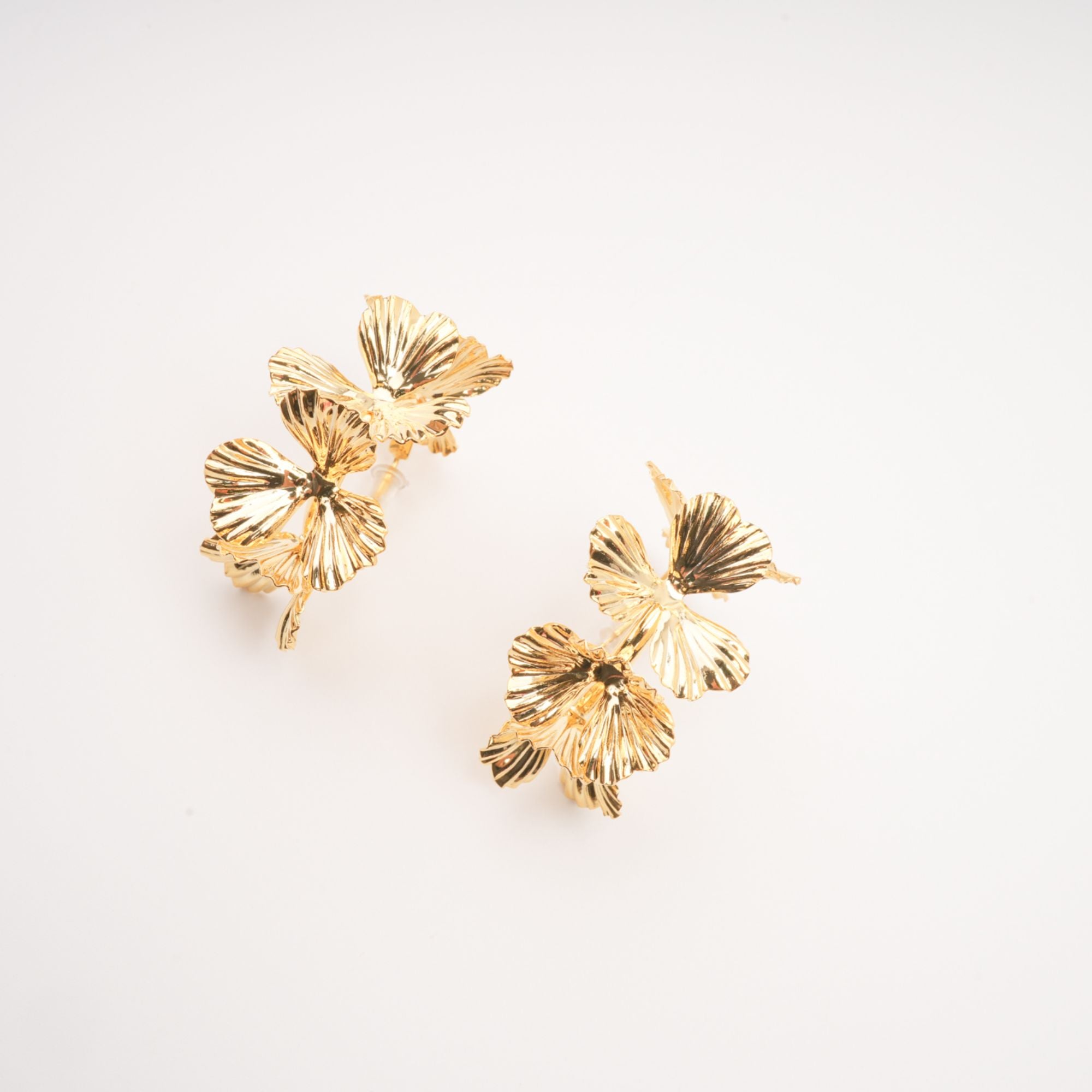 Lola faux-flower gold earrings