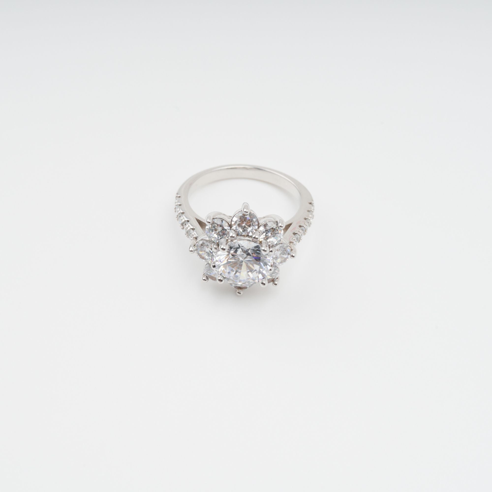 Émilie – Blumenförmiger Ring aus Sterlingsilber mit Zirkonia-Edelstein