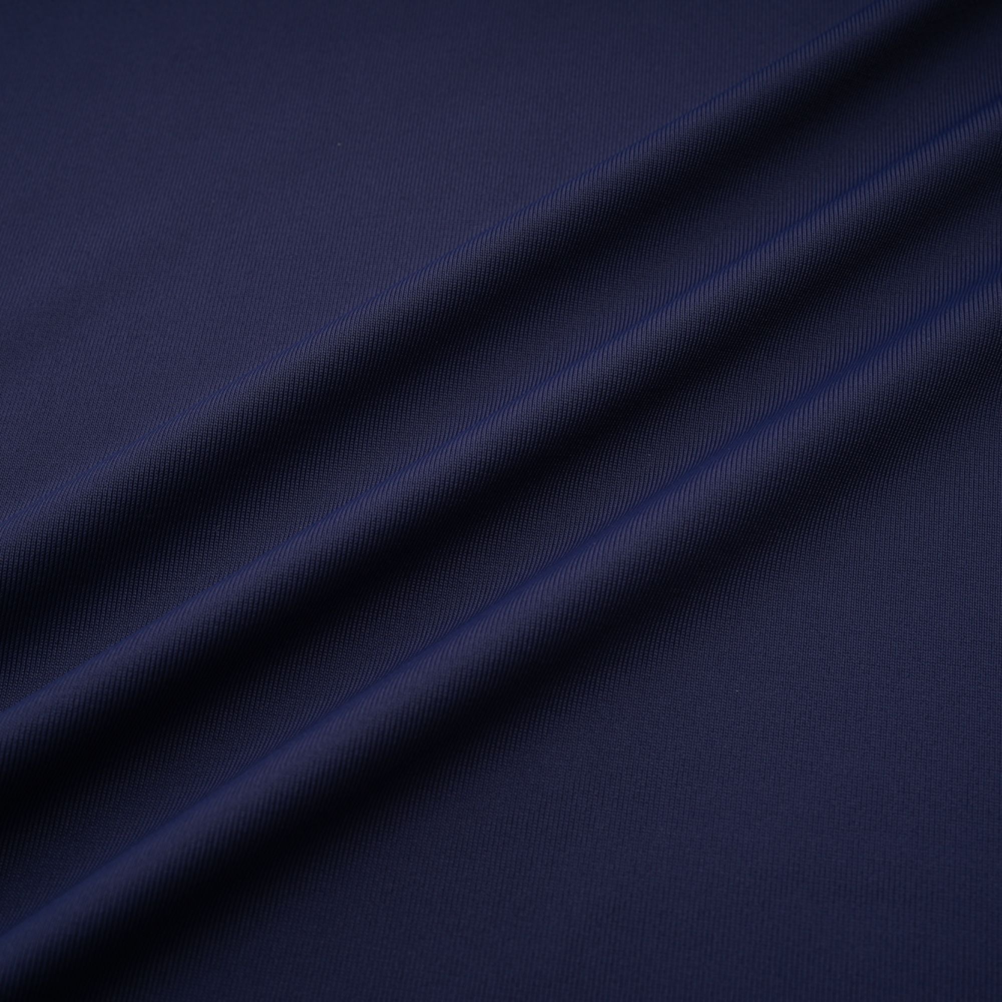 فستان كاثرين ماكسي مطوي غير متماثل باللون الأبيض 