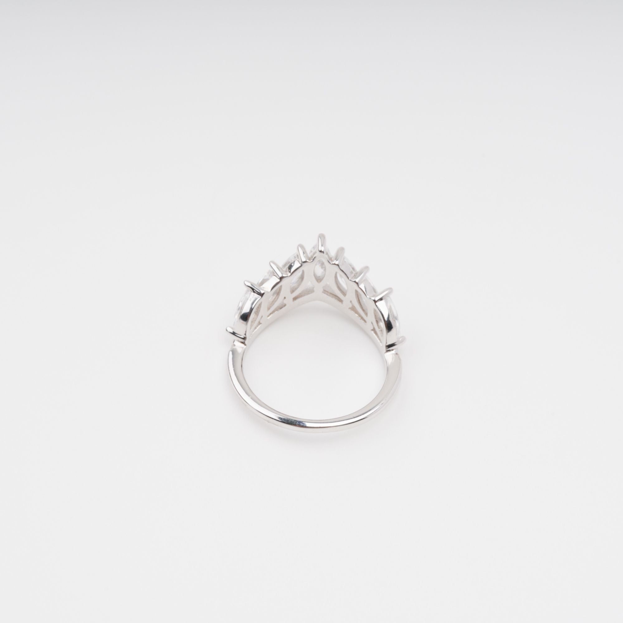 خاتم تاج التاج من الفضة الإسترلينية