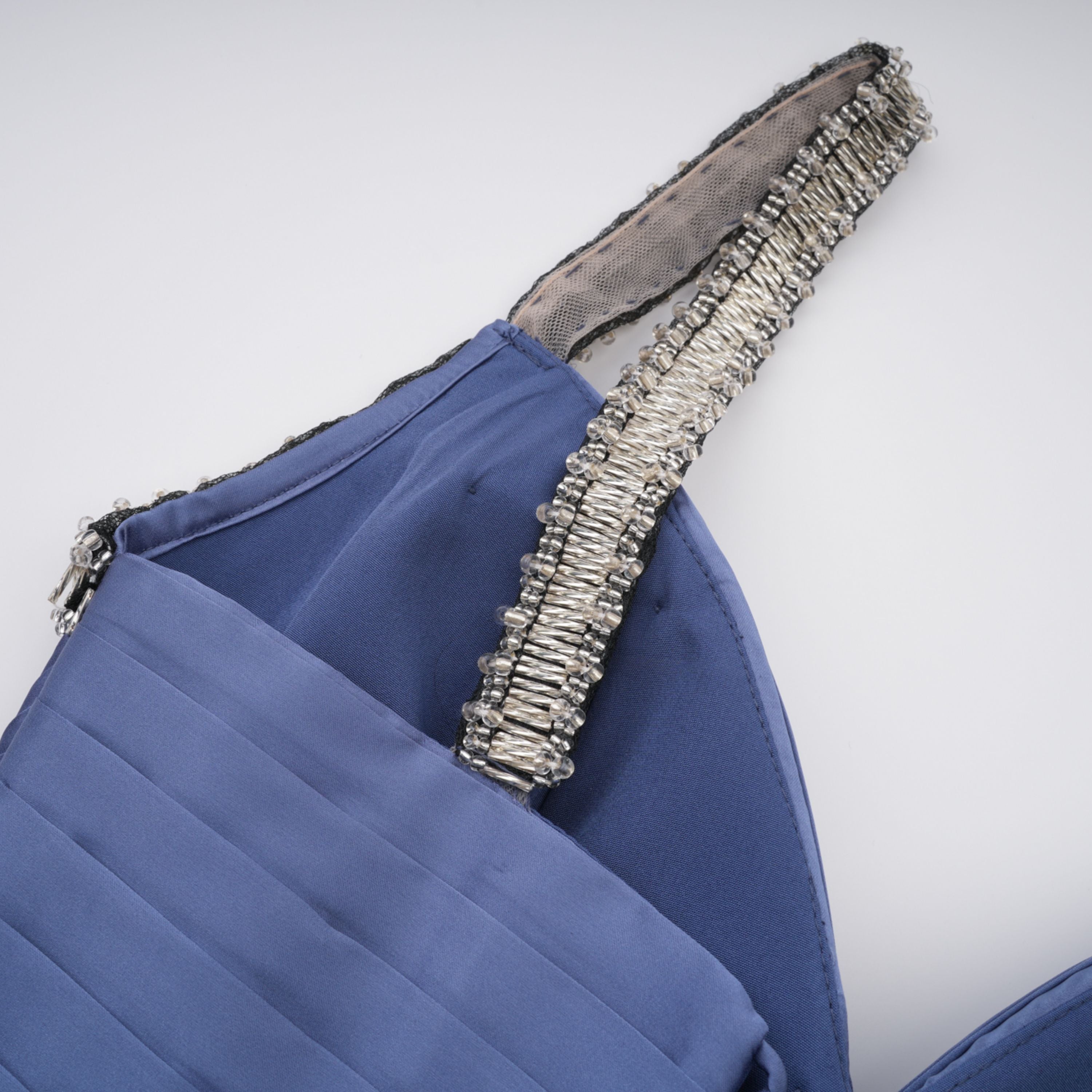 Angelína Blau Diagonal Plissiertes Maxikleid mit Raffungen