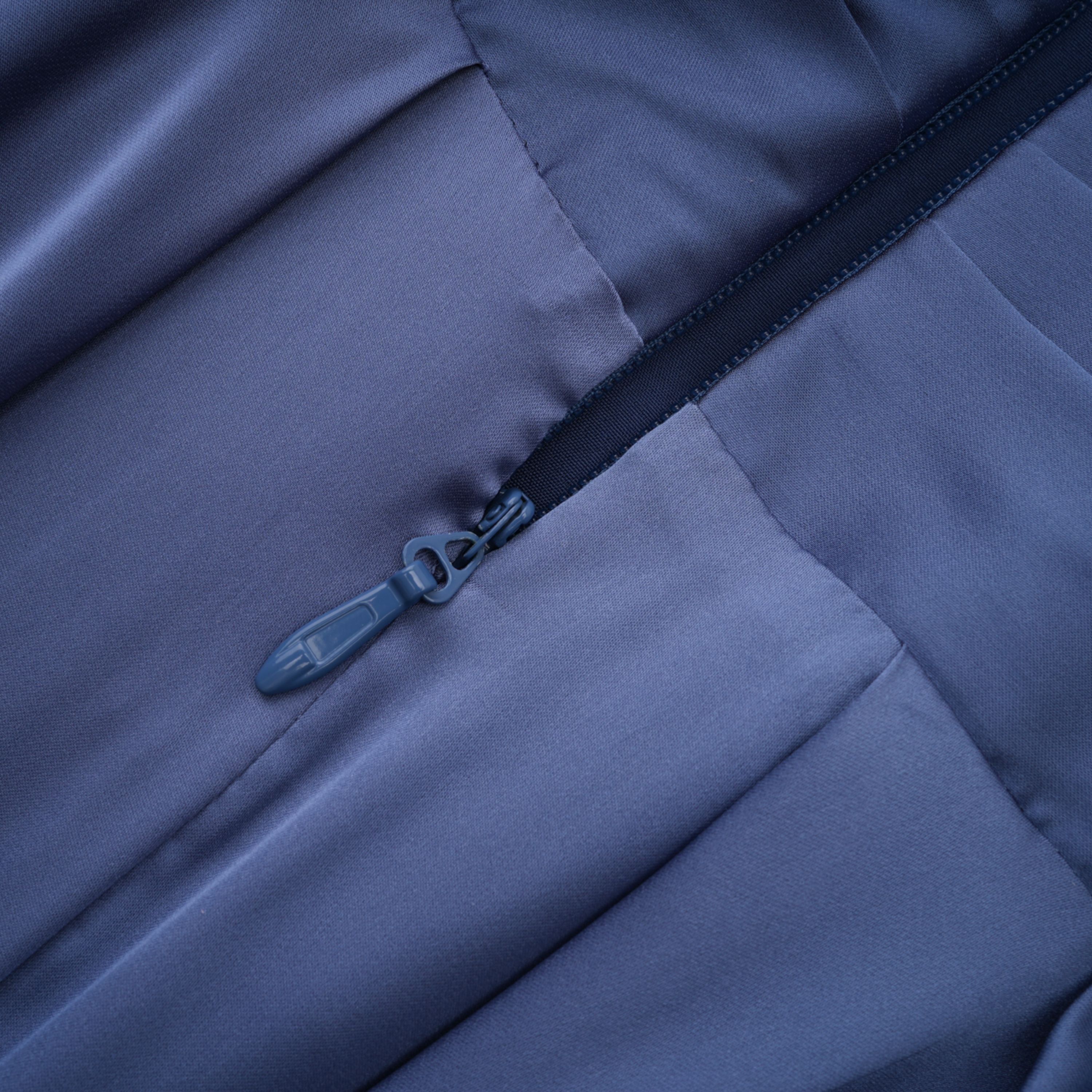 Angelína Blau Diagonal Plissiertes Maxikleid mit Raffungen