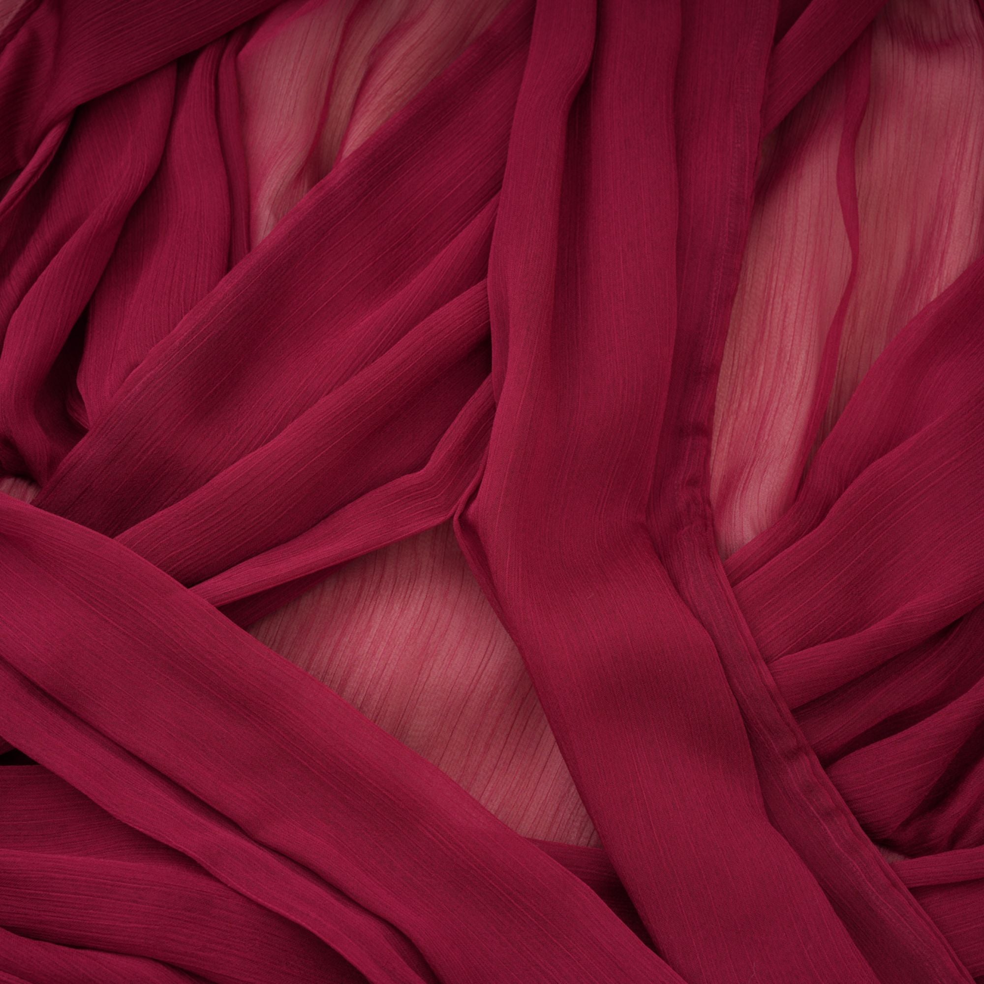 فستان تيّا المصغر ذو الأكمام غير المتماثلة والمكشكشة باللون بورغوندي