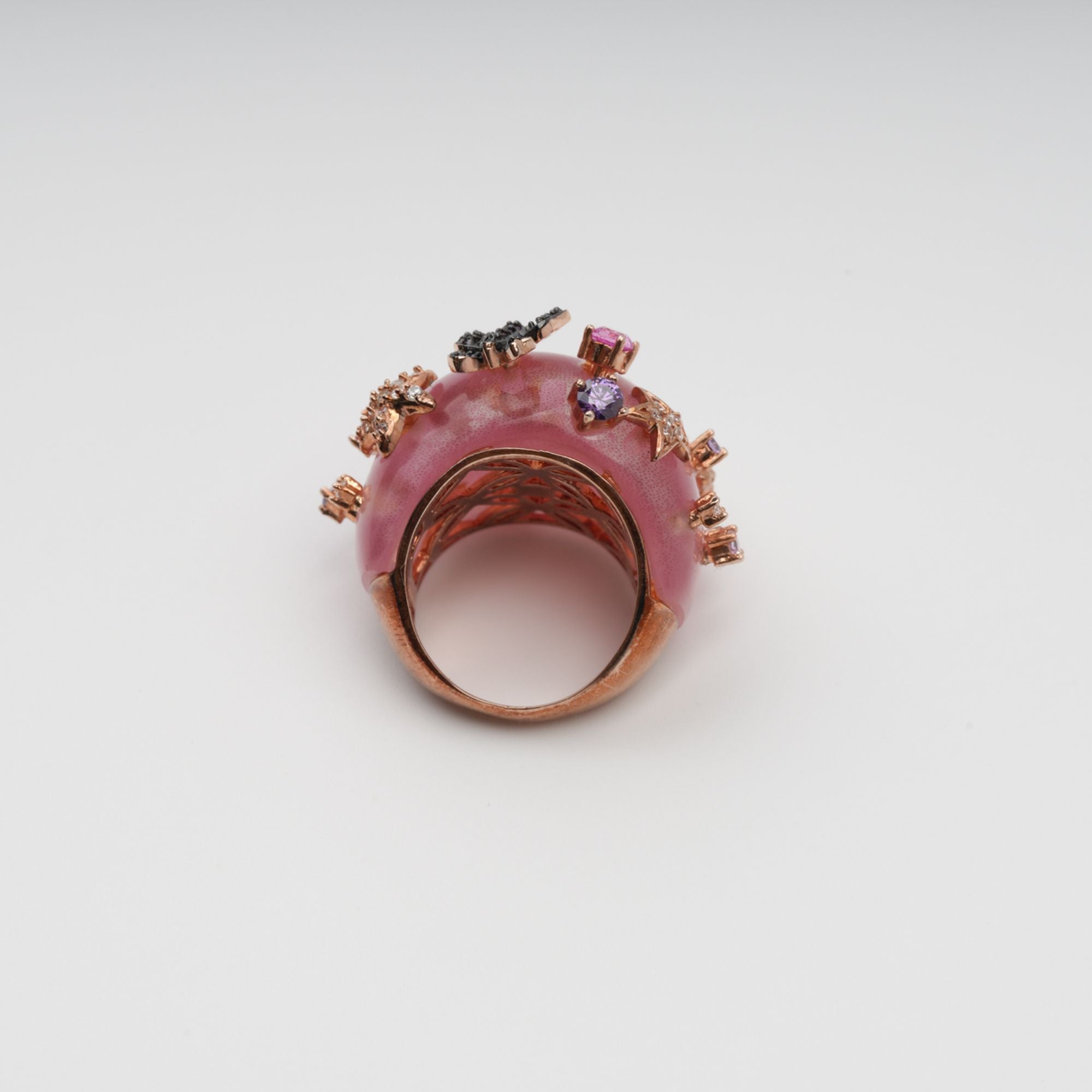 Radieuse Rosa Opal Edelsteinring mit gebogener Ecke