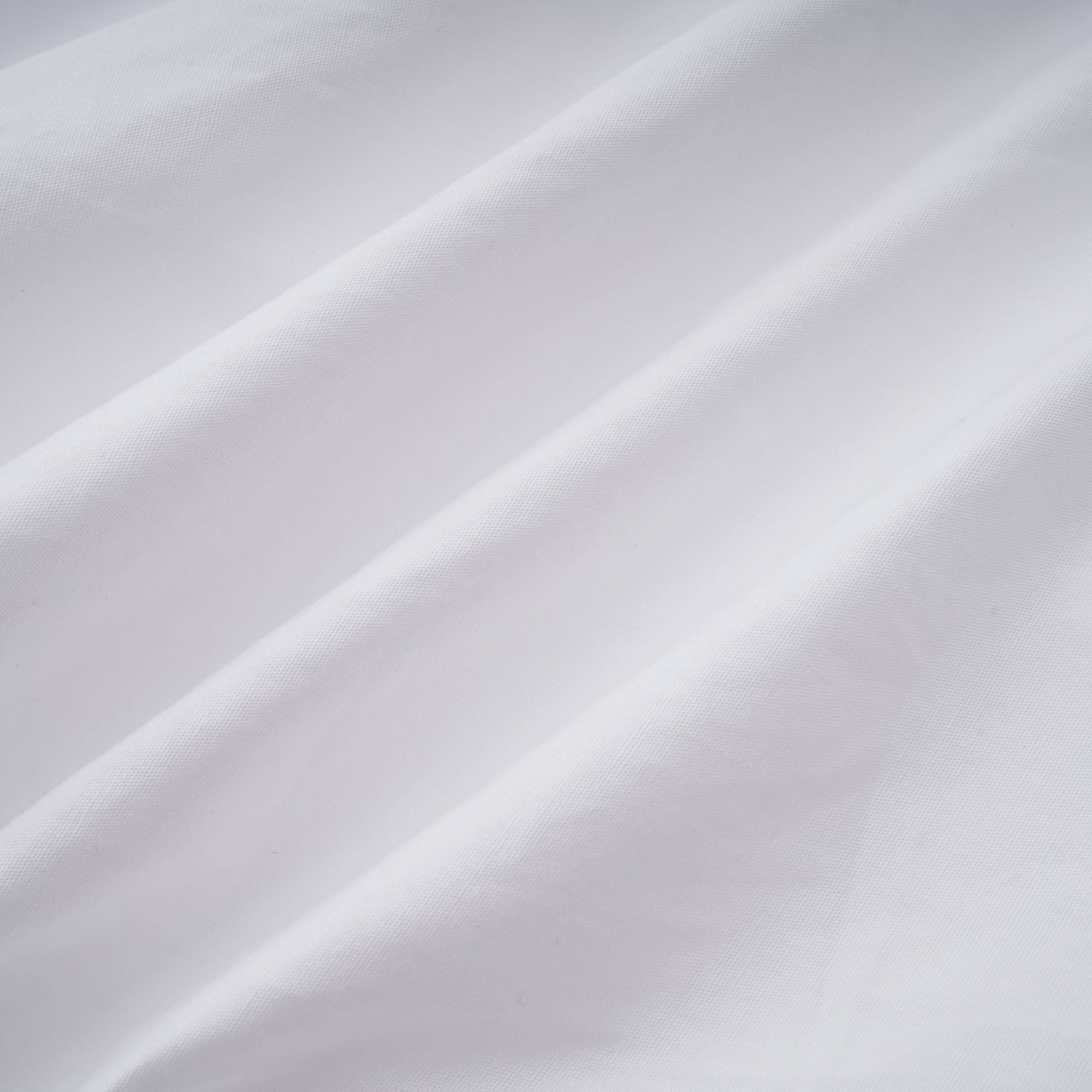 طقم بلوزة وتنورة أليسيا وايت المزينة بالكشكشة