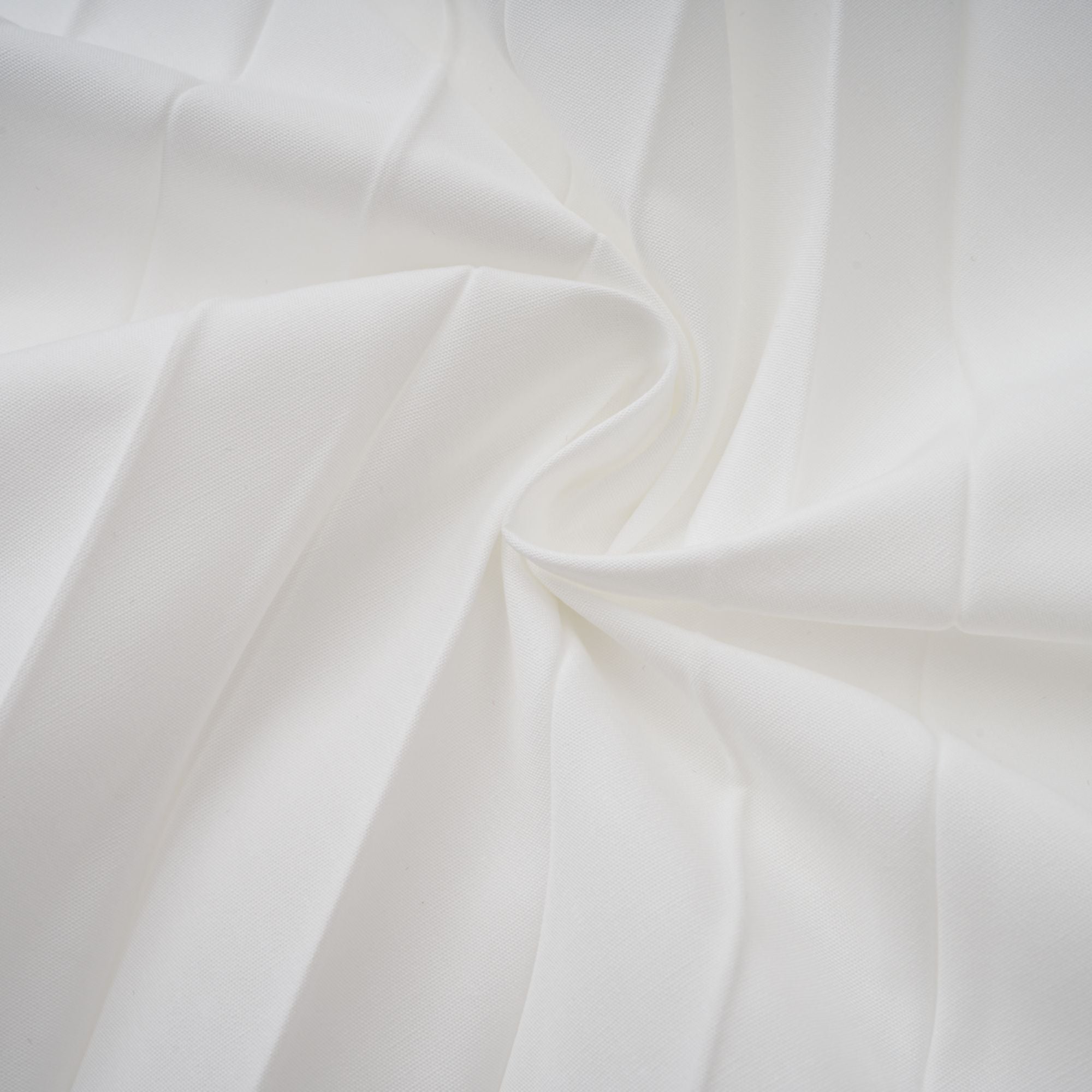 Vienne – Weißes, plissiertes Maxikleid mit Schnürung